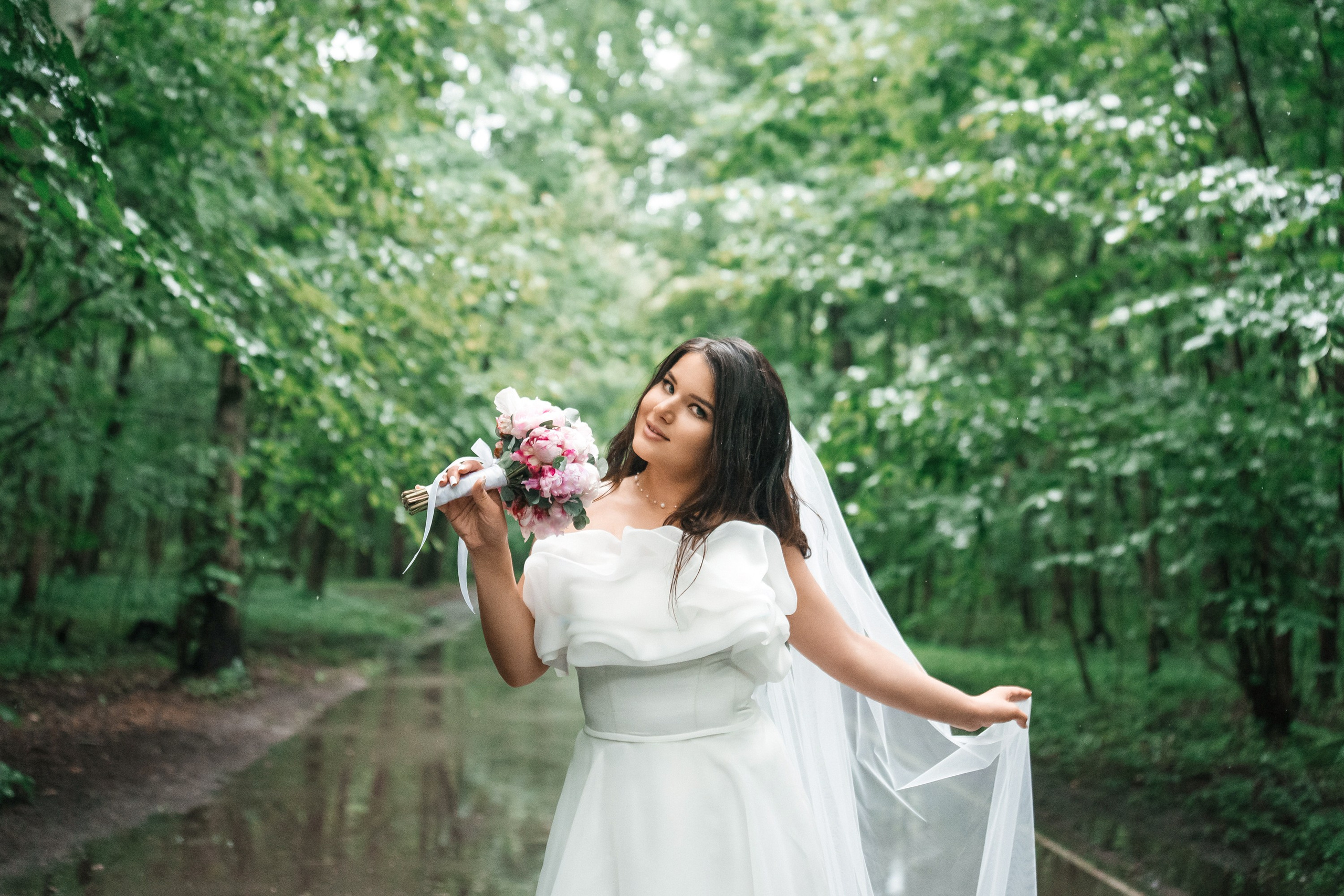Свадебная фотосессия в оранжерее Ботанического сада им. Цицина. Свадебный и репортажный фотограф-видеограф Москва и Московская область