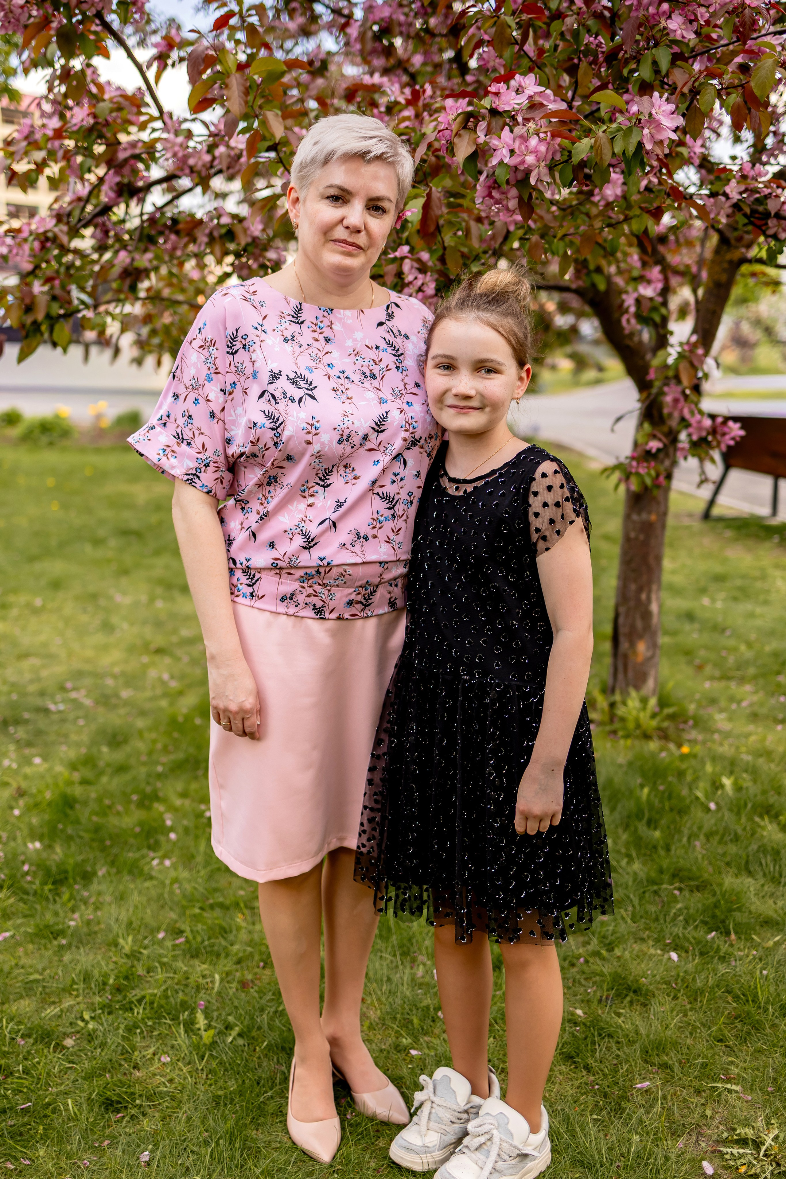 Выпускной в начальной школе на улице. Фотограф и видеограф Москва. Свадебный фотограф, видеограф. Выпускные альбомы. Оживающие альбомы