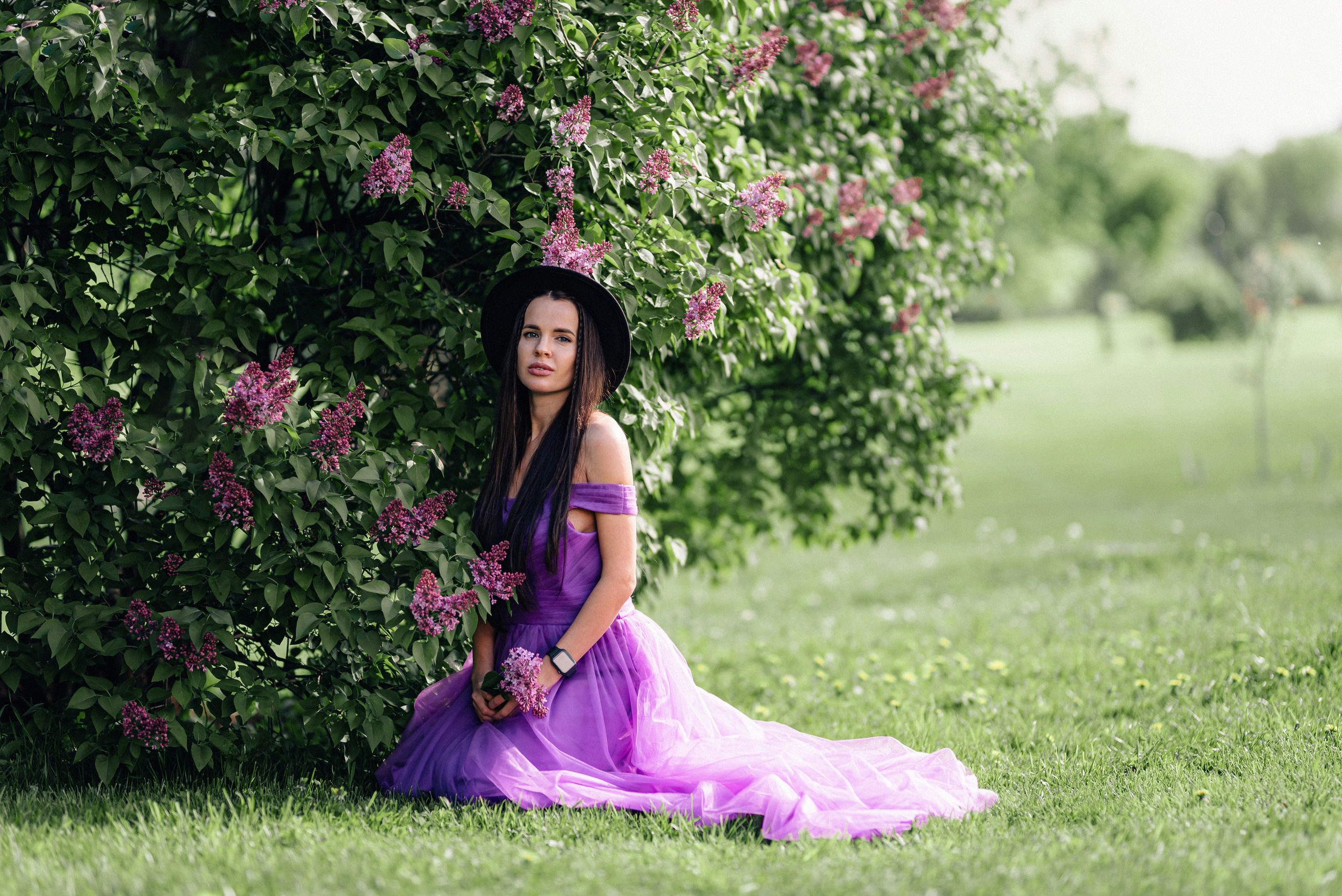 Фотосессия с сиренью в Коломенском парке. Портретный фотограф Москва Светлана Кашура