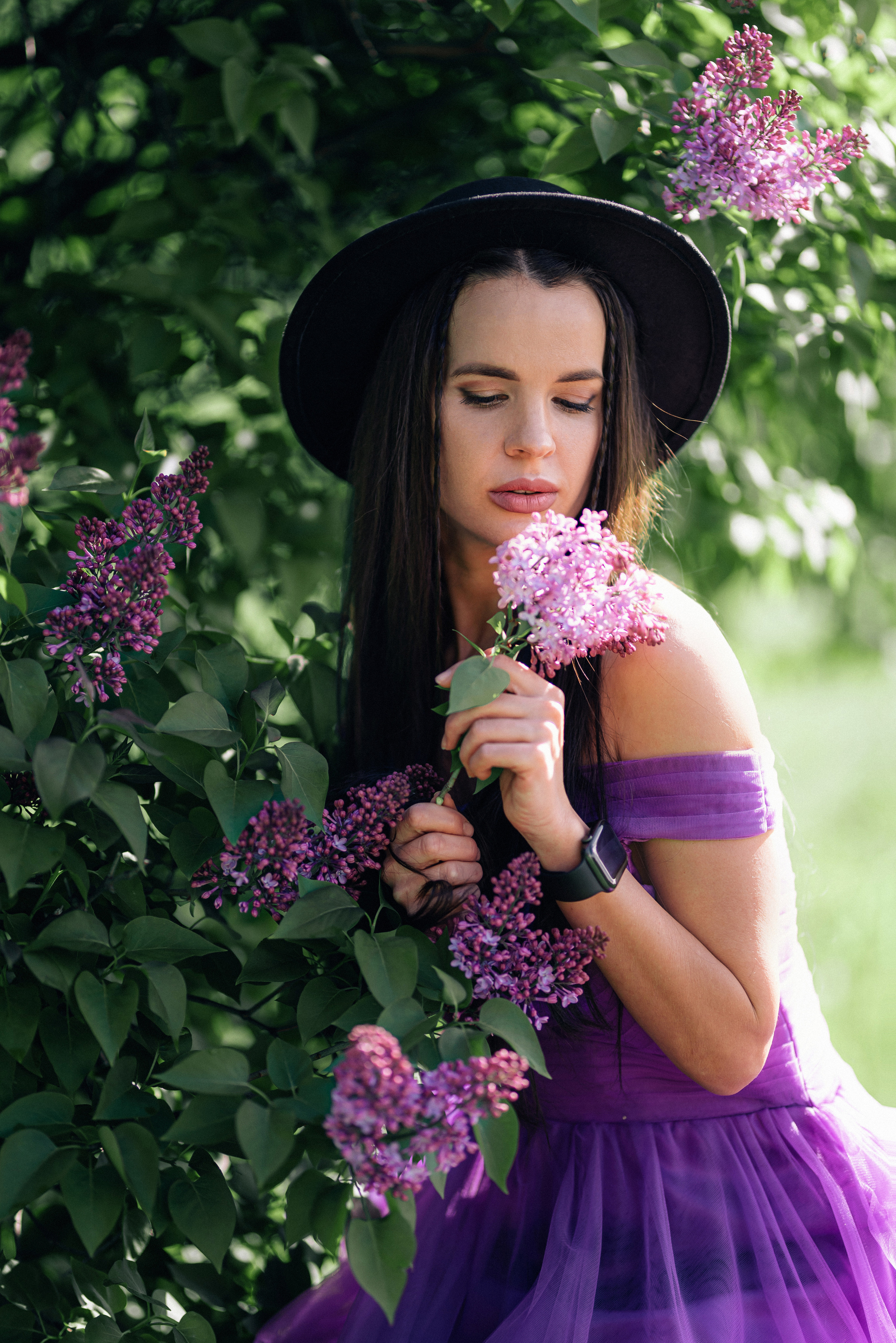 Фотосессия с сиренью в Коломенском парке. Портретный фотограф Москва Светлана Кашура
