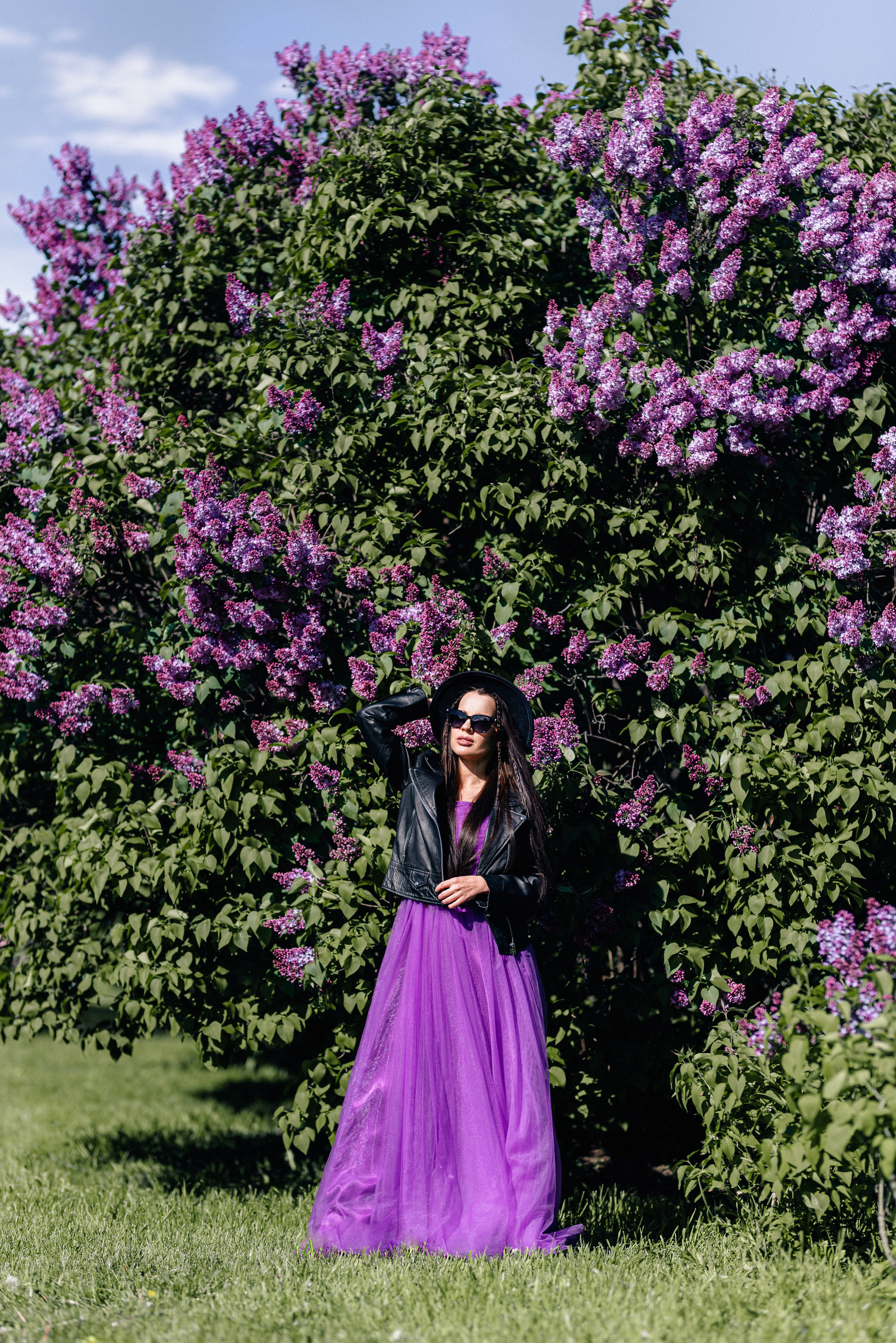 Фотосессия с сиренью в Коломенском парке. Портретный фотограф Москва Светлана Кашура