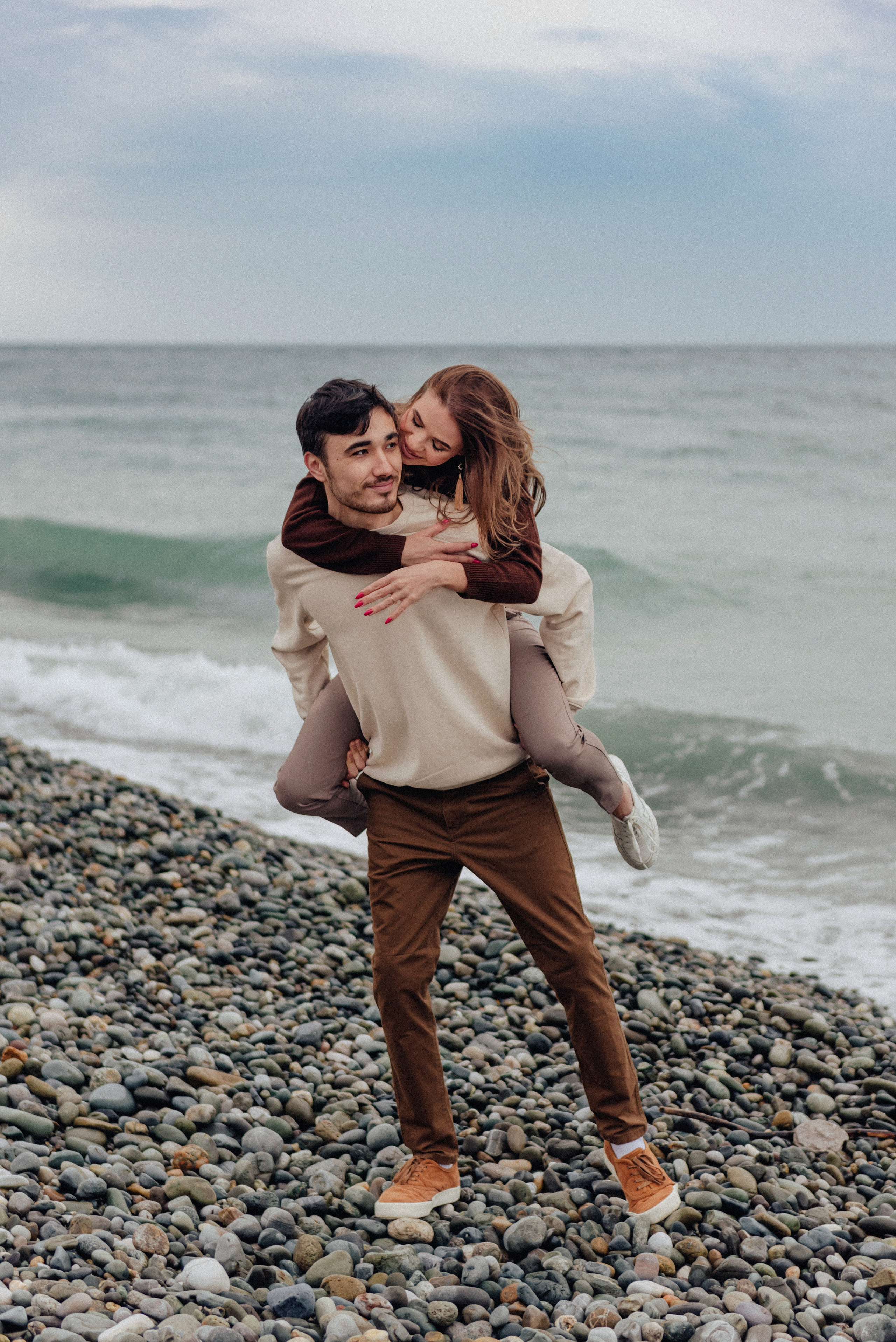 Фотосессия на рассвете у моря. Портретный фотограф Москва Светлана Кашура