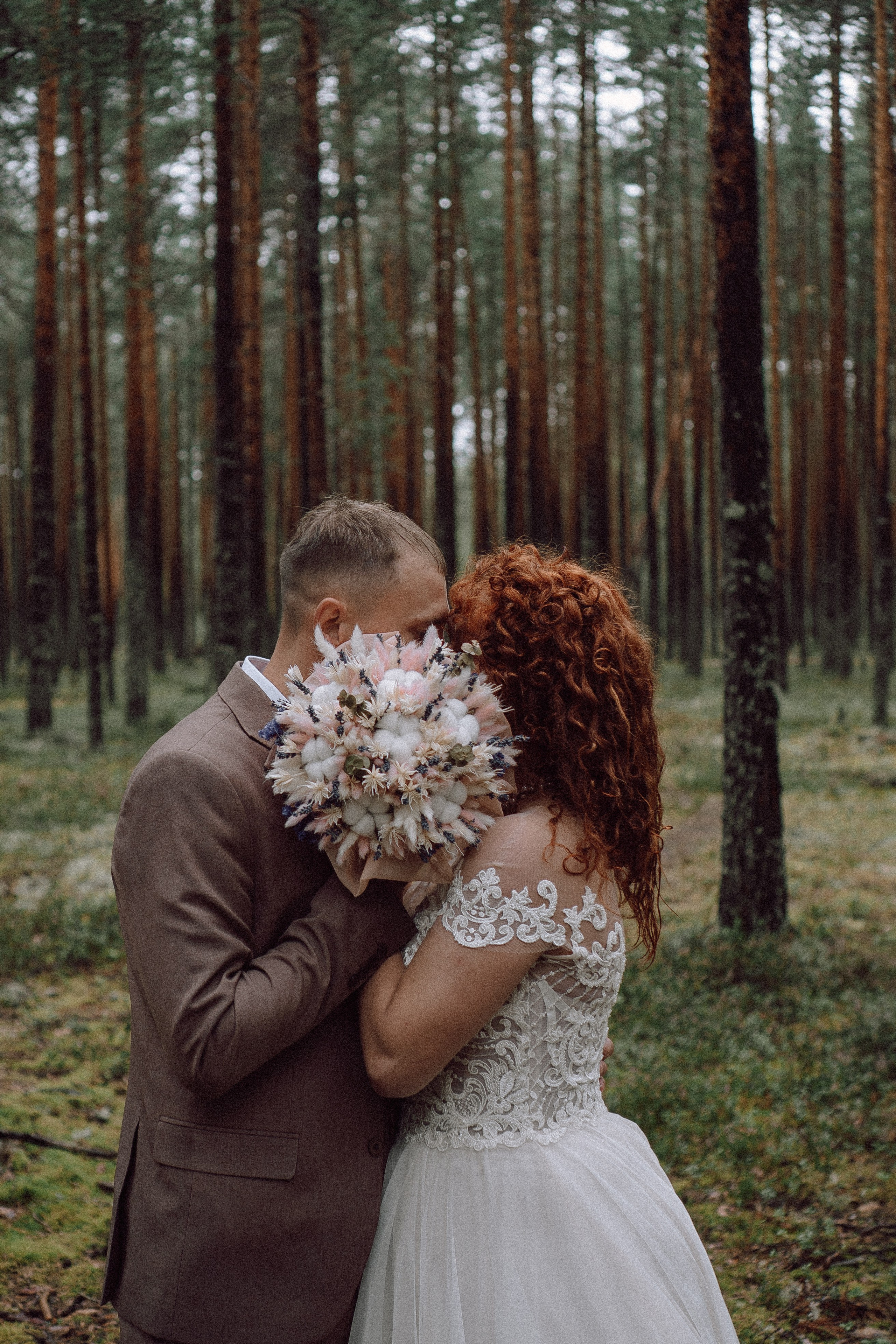 СВАДЕБНАЯ ФОТОСЕССИИЯ ПАРЫ В ГОРОДЕ ПРИОЗЕРСК В СОСНОВОМ ЛЕСУ И С ПИКАПОМ. Профессиональный фотограф, Санкт-Петербург — Виктория Богомолова