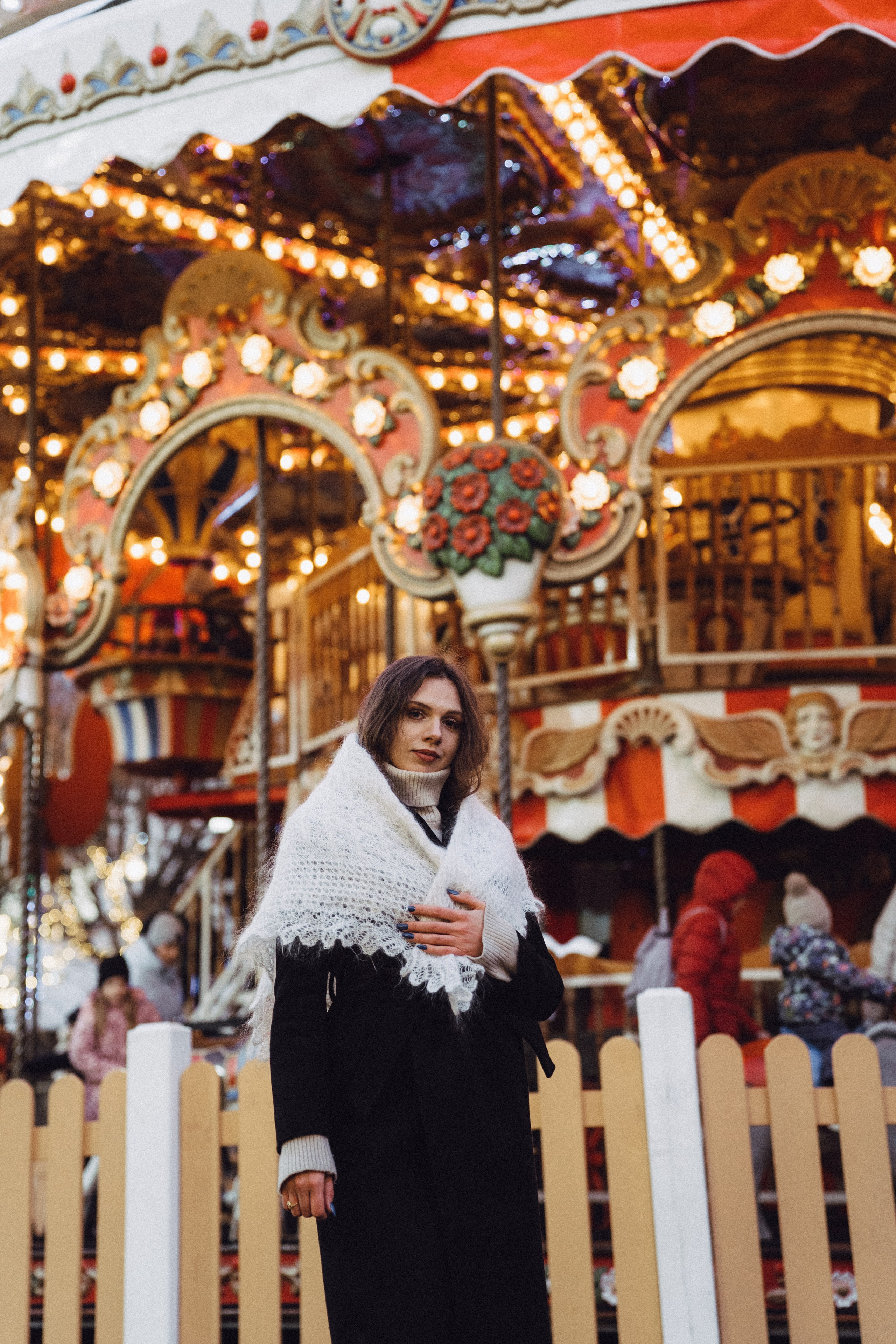 ПРОГУЛКА НА МАНЕЖНОЙ ПЛОЩАДИ ДЛЯ ДЕВУШКИ ПЕРЕД НОВЫМ ГОДОМ (НОВОГОДНЯЯ ФОТОСЕССИИЯ НА МАНЕЖНОЙ ПЛОЩАДИ). Профессиональный фотограф, Санкт-Петербург — Виктория Богомолова