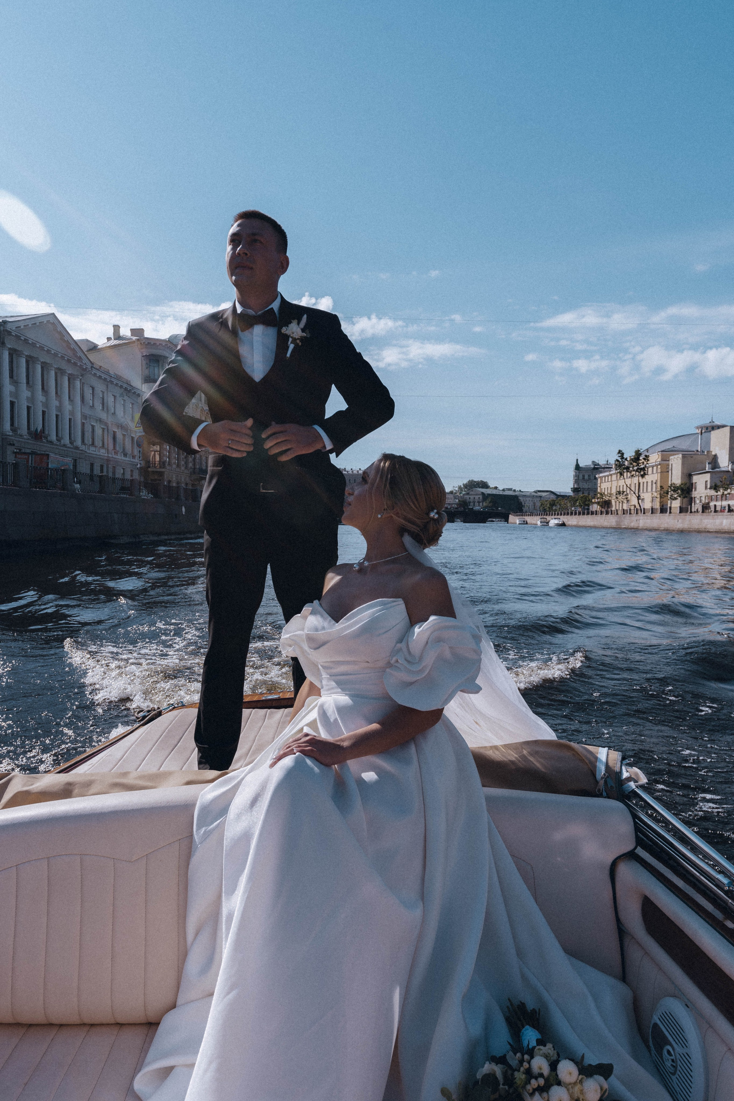 СВАДЕНБНАЯ СЬЕМКА НА КАТЕРЕ ПО КАНАЛАМ САНКТ-ПЕТЕРБУРГА И В АКВАТОРИИ НЕВЫ. Профессиональный фотограф, Санкт-Петербург — Виктория Богомолова