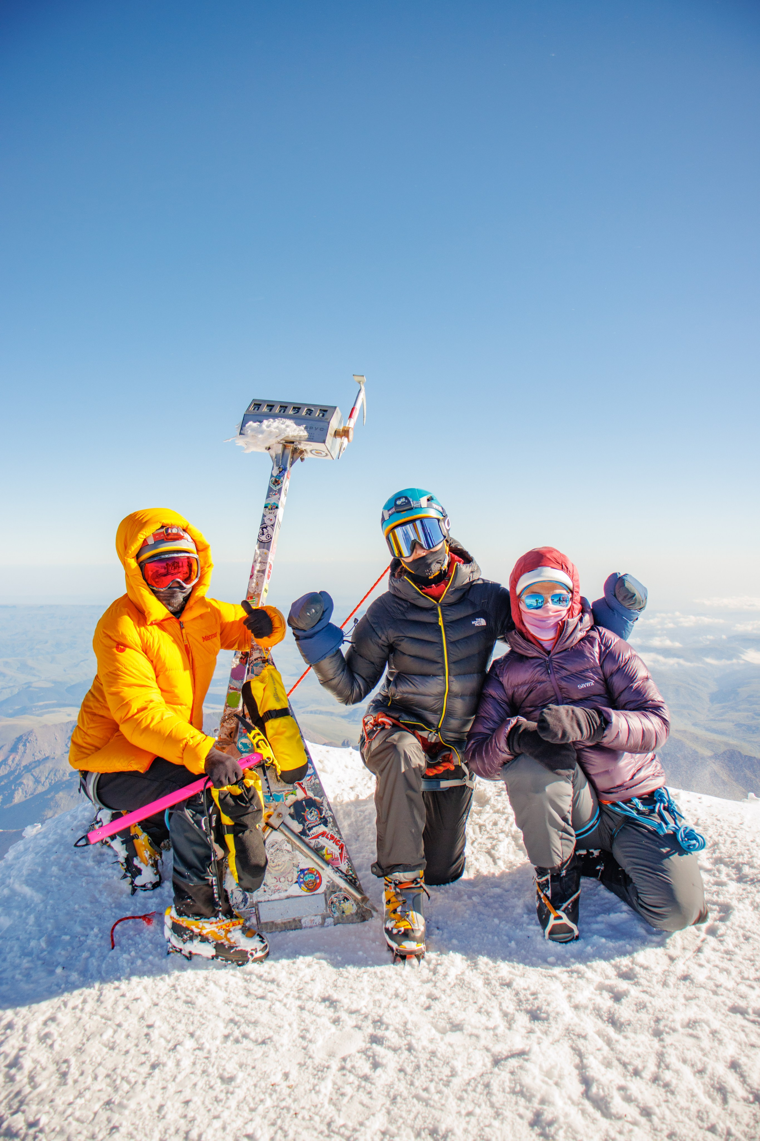 Эльбрус / восхождение. Фотограф на трекинг и восхождение Эльбрус, Приэльбрусье. Елизавета Бобок