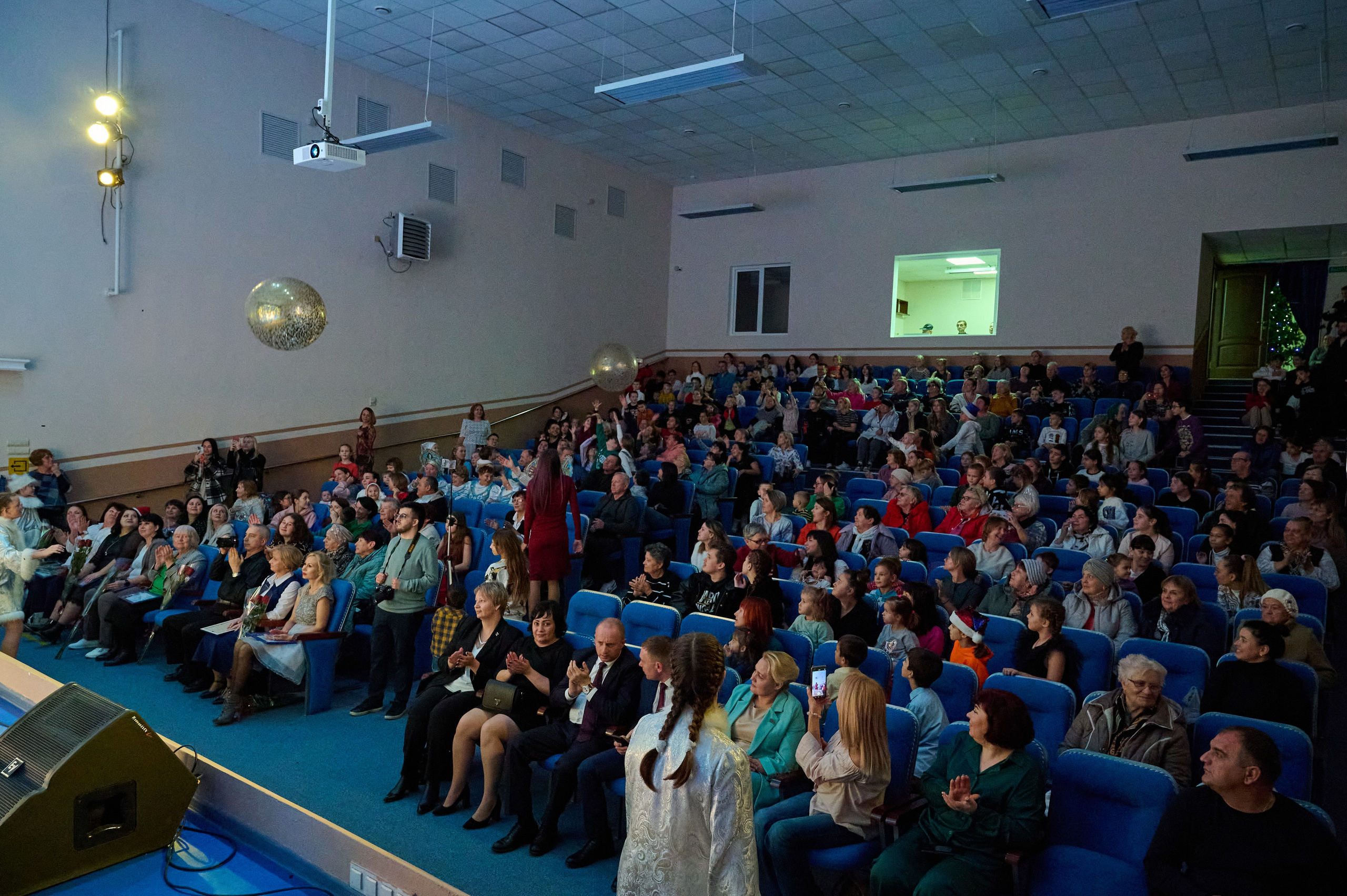 Концерт в ДК Марьина роща. Жизнь курорта Кабардинка в фотографиях