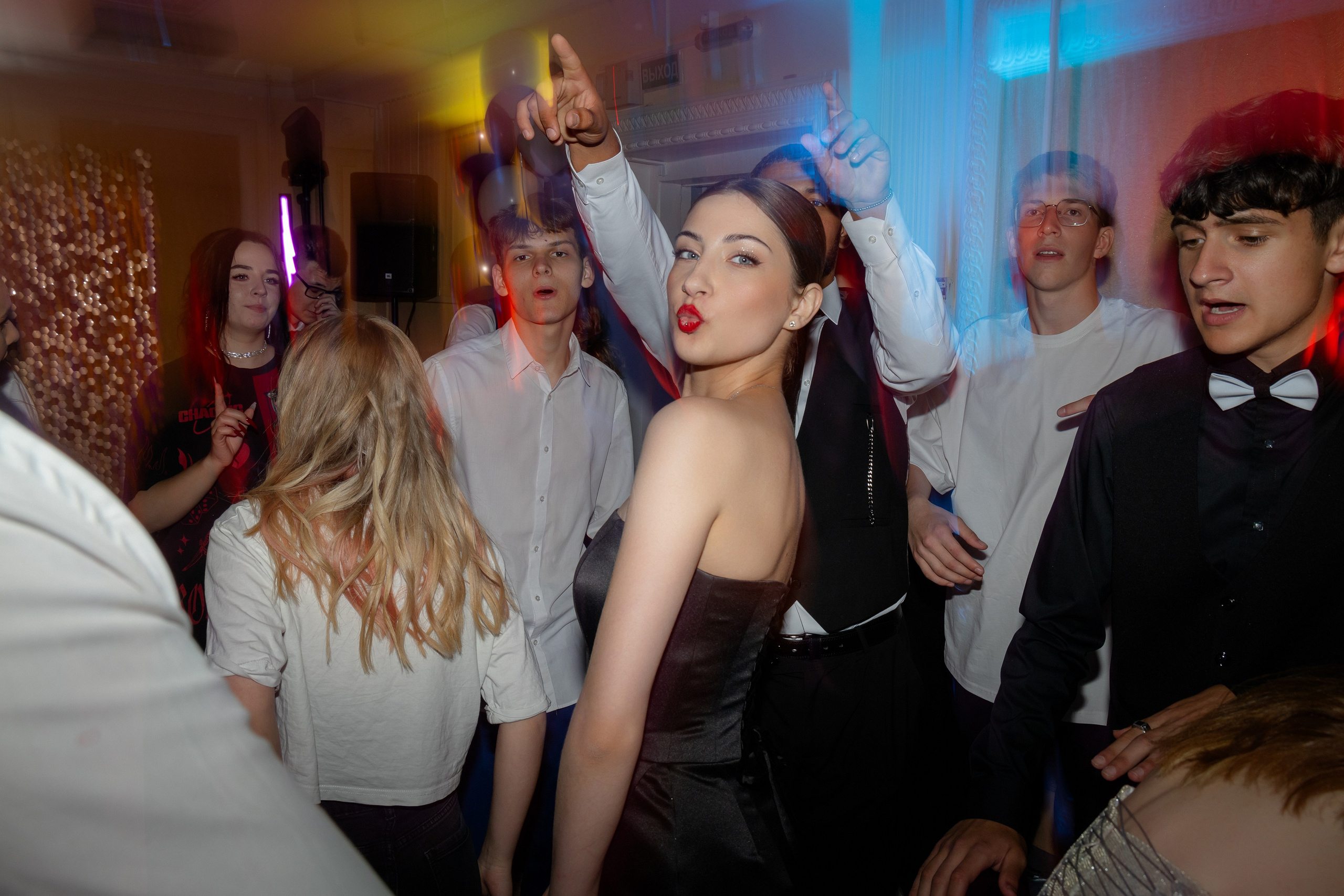 Школьный выпускной 2024 год в Соколе (Минск). Свадебный фотограф в Минске/Беларуси Сергей Спиридонов