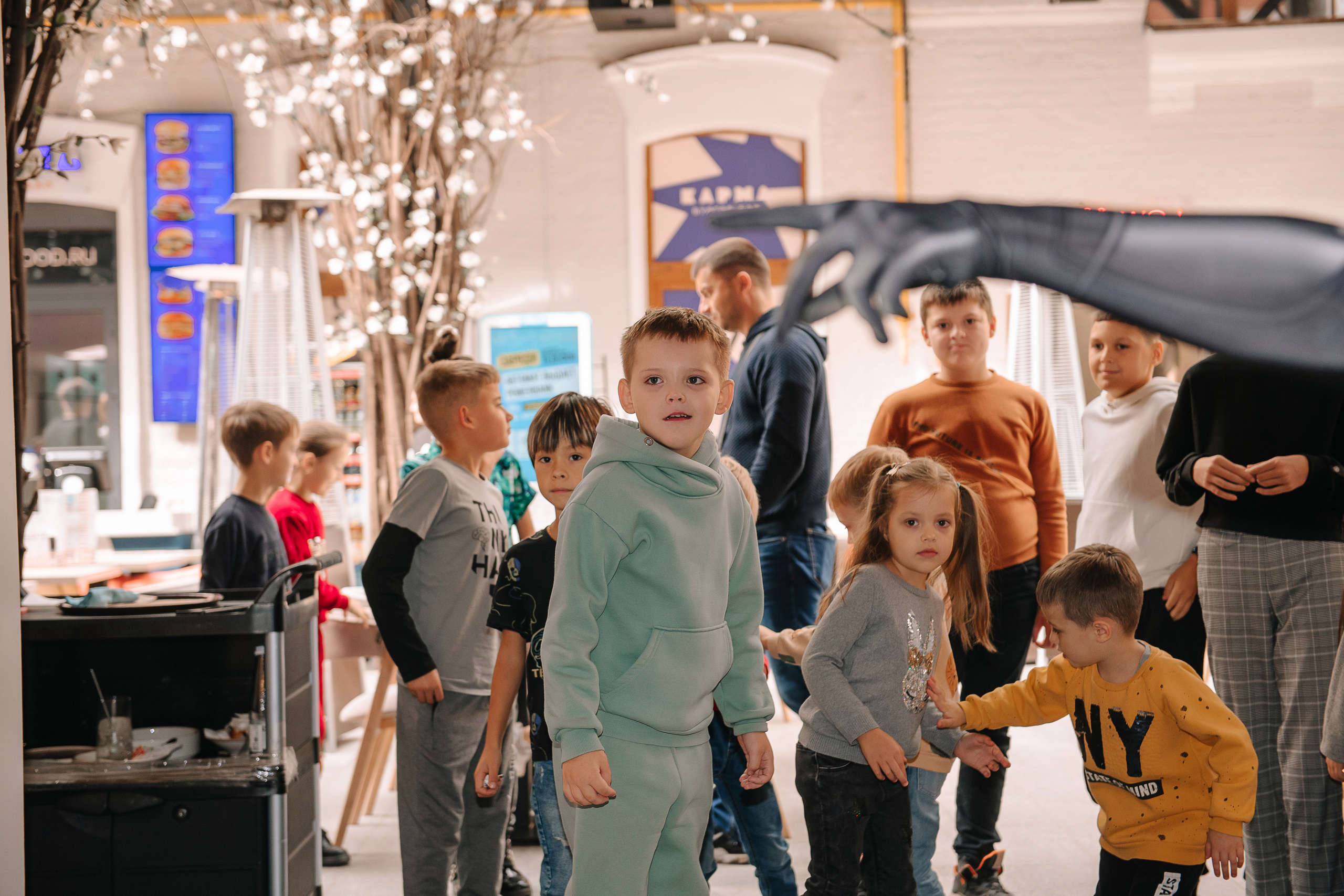 Гастродвор. Детский мастер-класс по приготовлению хот-догов🌭. Фотограф Валерия Голубева (Миронова)