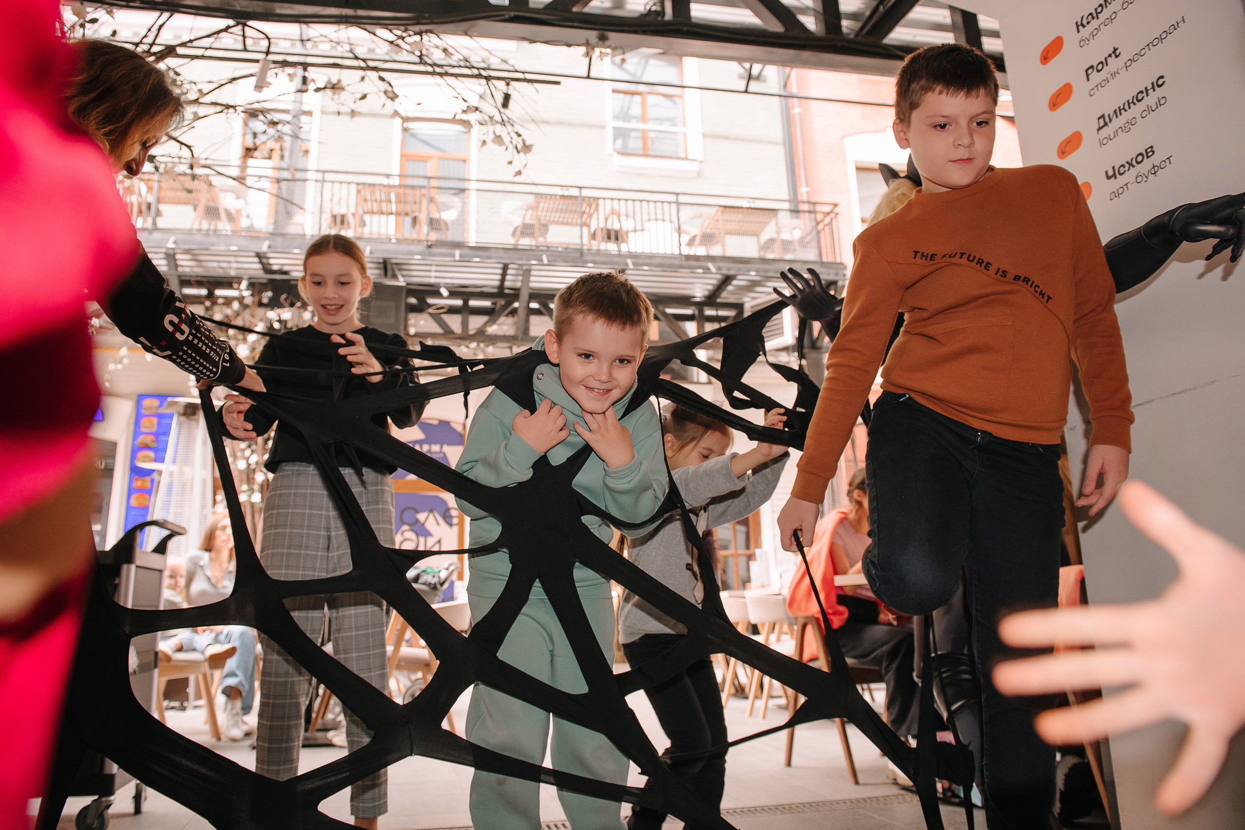 Гастродвор. Детский мастер-класс по приготовлению хот-догов🌭. Фотограф Валерия Голубева (Миронова)