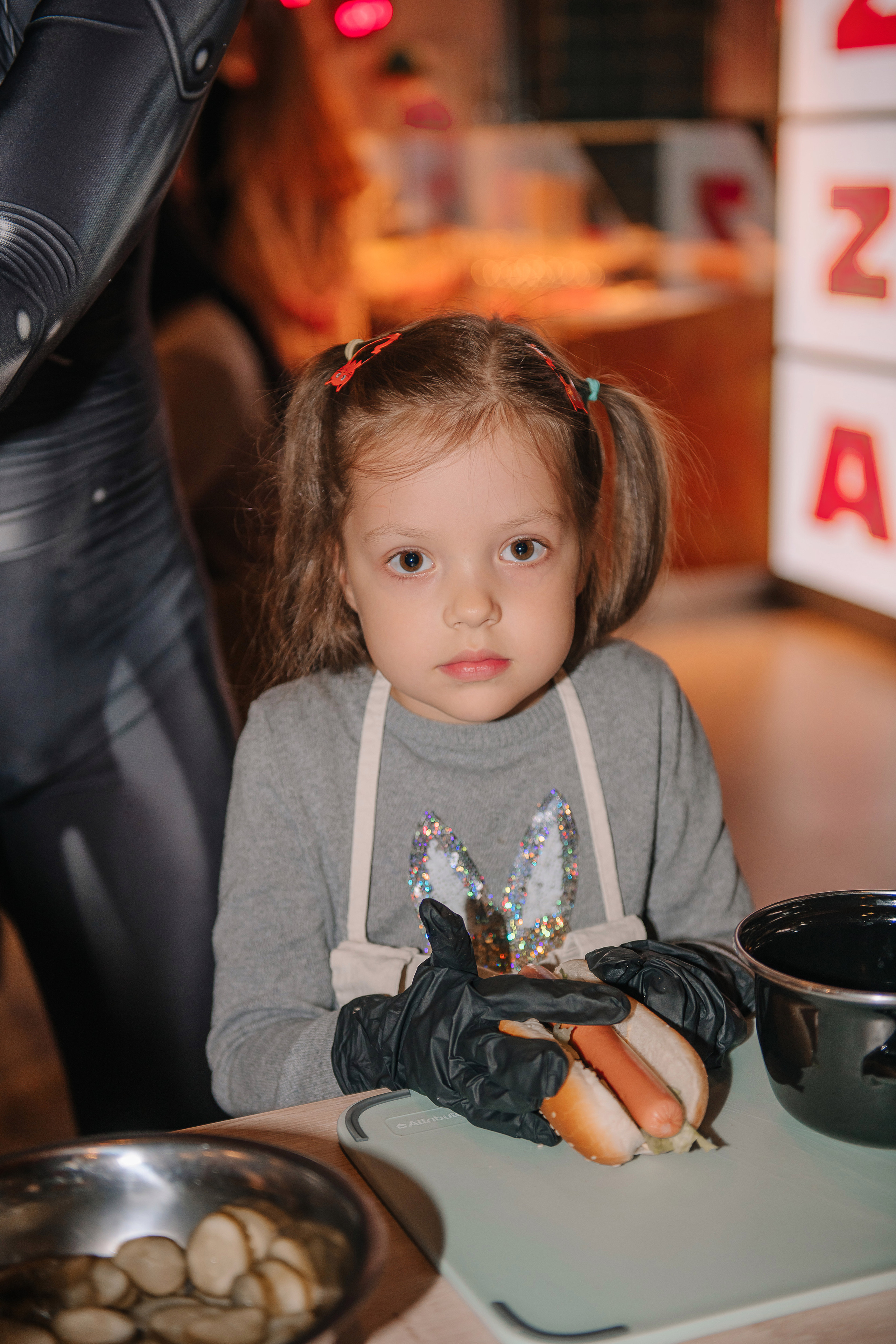 Гастродвор. Детский мастер-класс по приготовлению хот-догов🌭. Фотограф Валерия Голубева (Миронова)