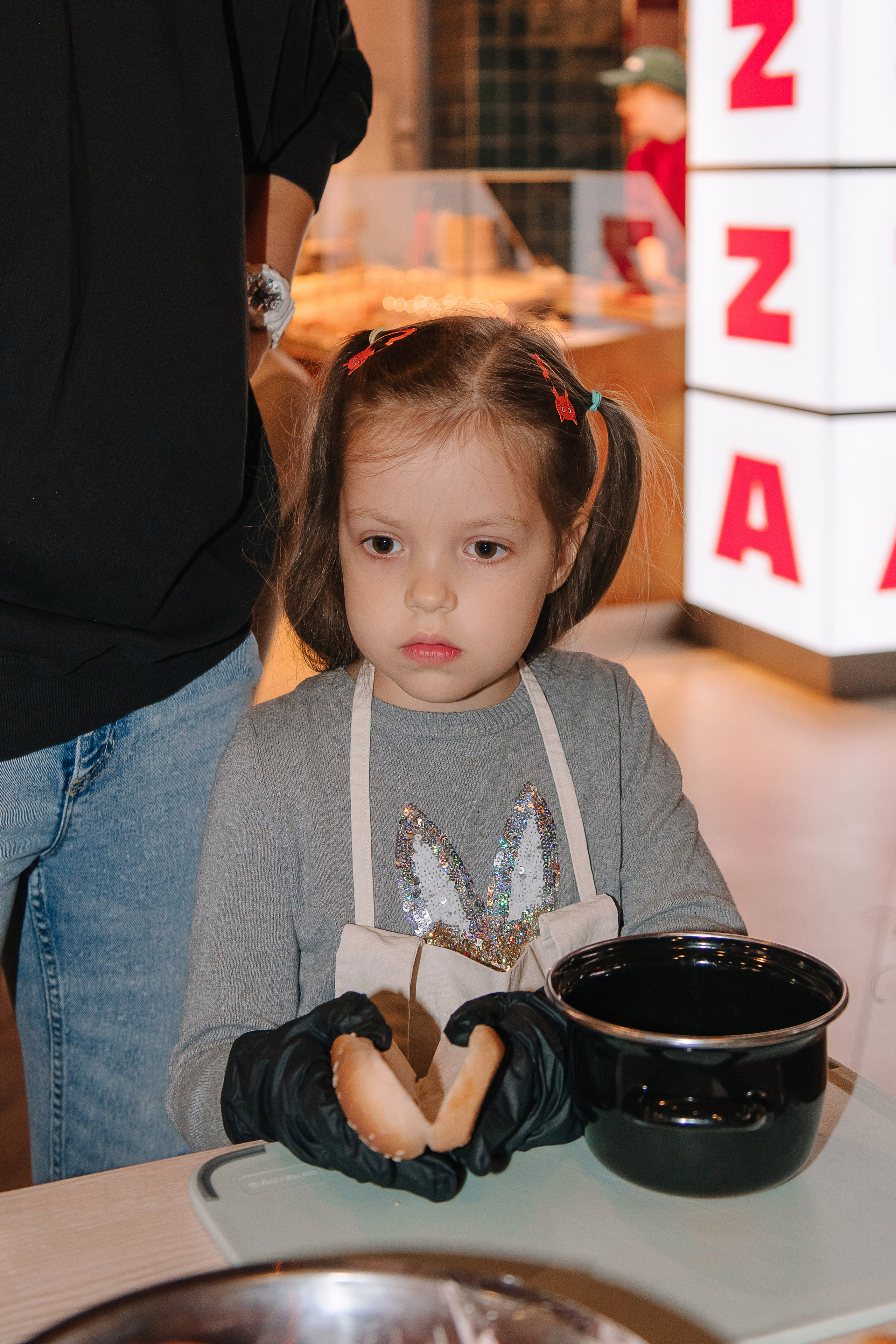 Гастродвор. Детский мастер-класс по приготовлению хот-догов🌭. Фотограф Валерия Голубева (Миронова)