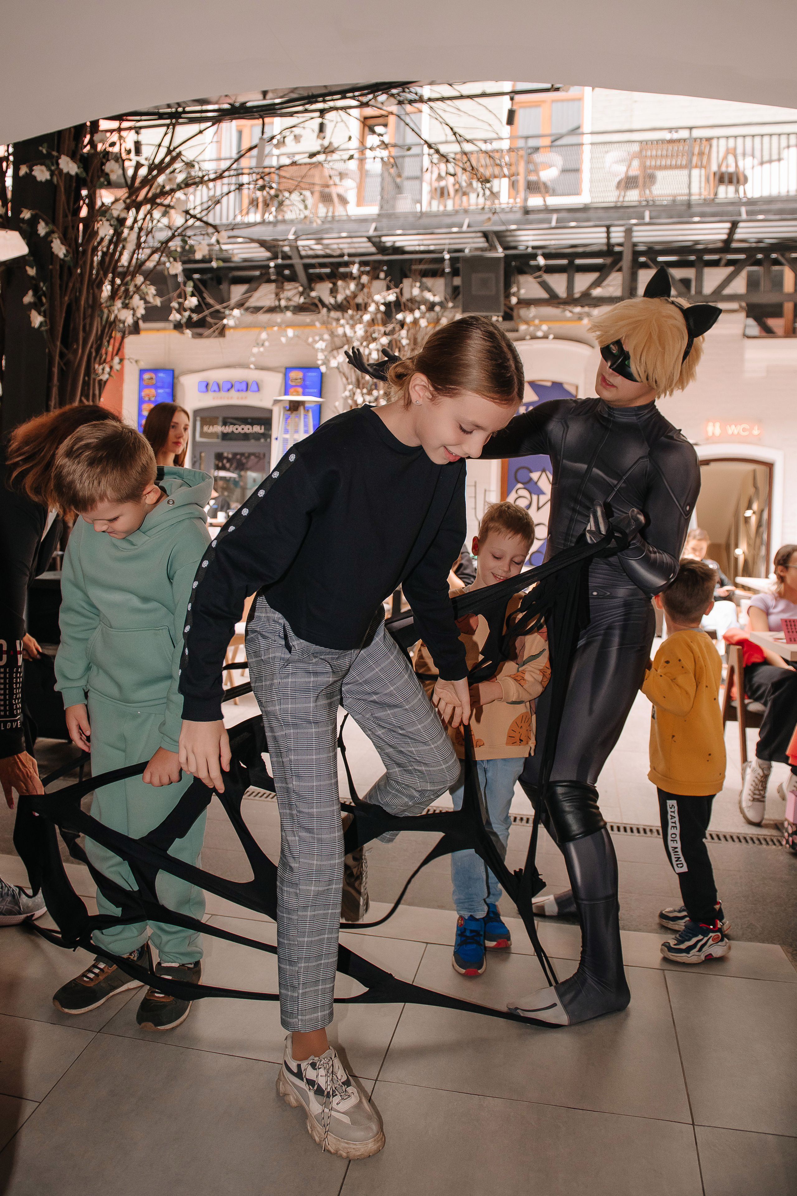 Гастродвор. Детский мастер-класс по приготовлению хот-догов🌭. Фотограф Валерия Голубева (Миронова)