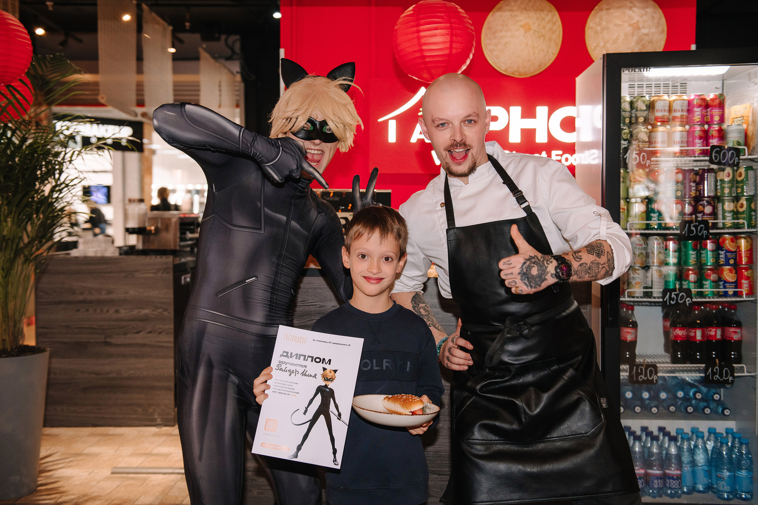 Гастродвор. Детский мастер-класс по приготовлению хот-догов🌭. Фотограф Валерия Голубева (Миронова)