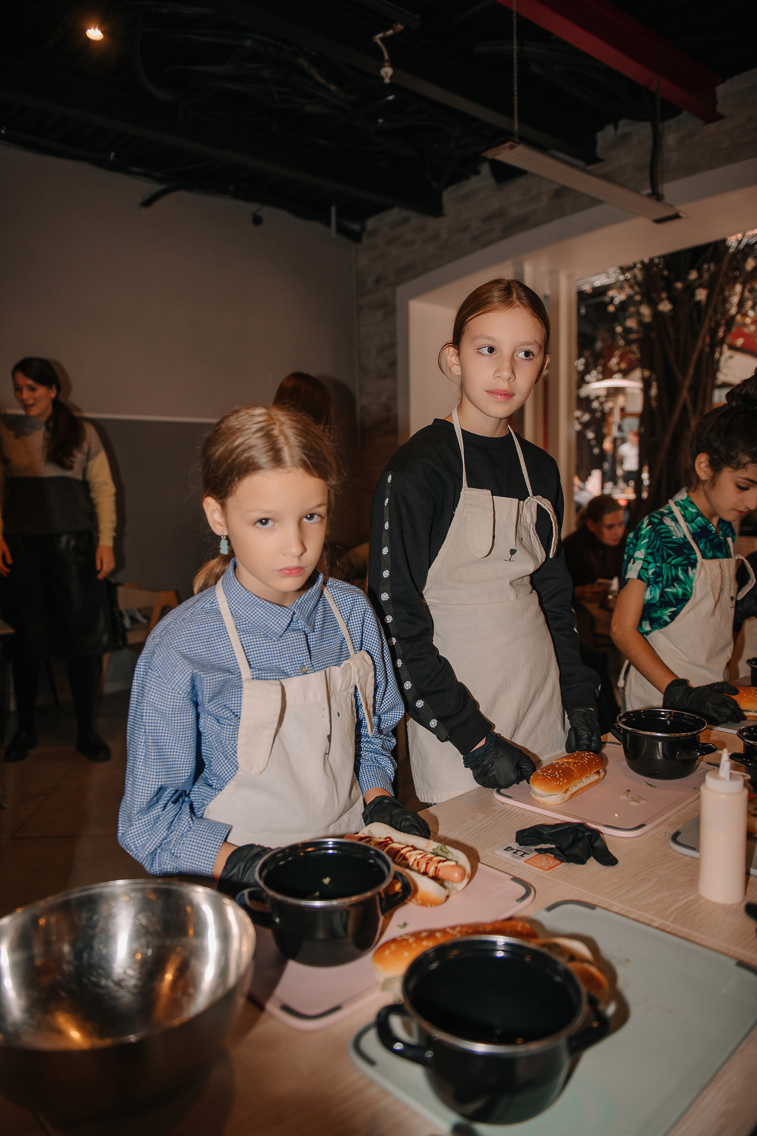 Гастродвор. Детский мастер-класс по приготовлению хот-догов🌭. Фотограф Валерия Голубева (Миронова)