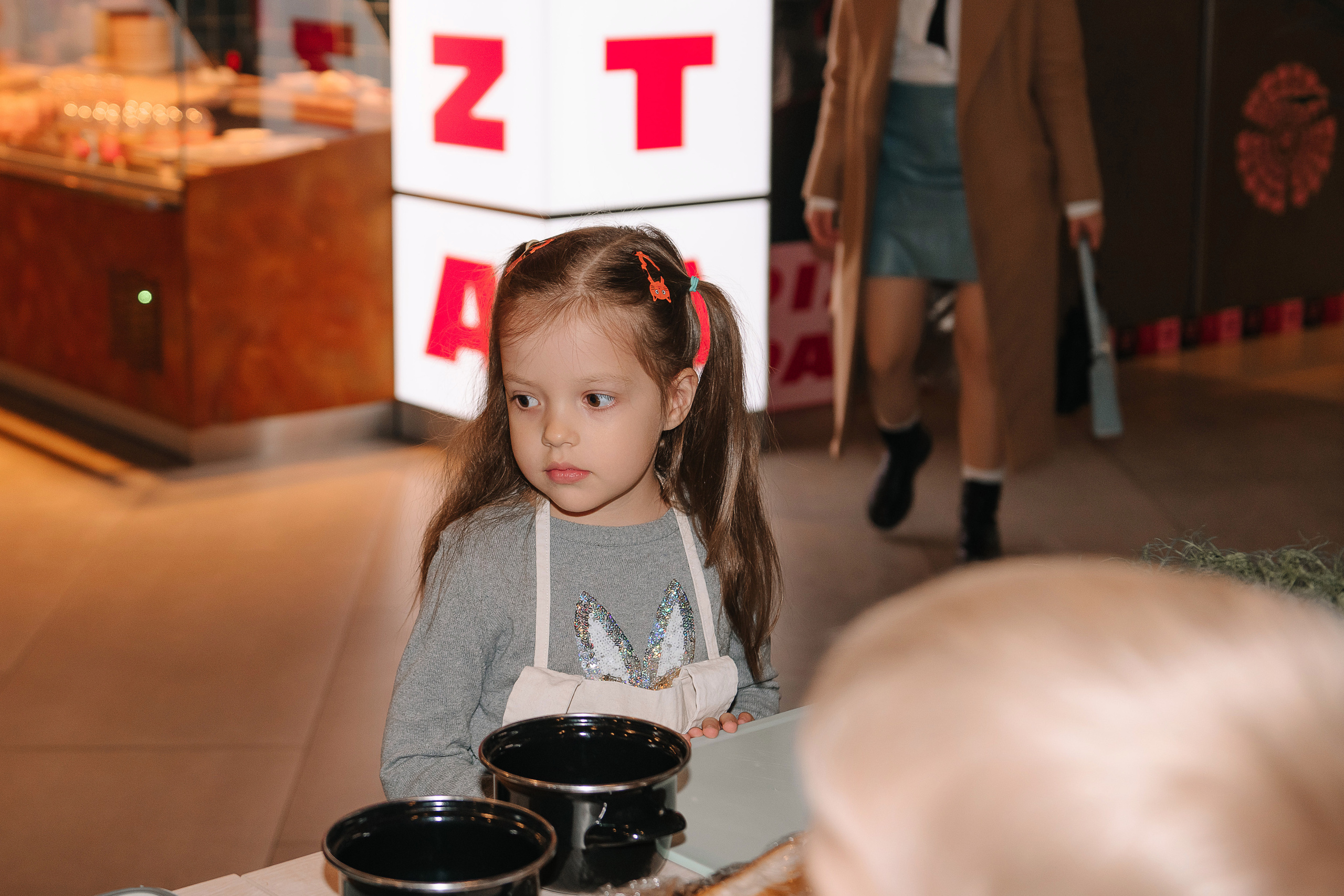 Гастродвор. Детский мастер-класс по приготовлению хот-догов🌭. Фотограф Валерия Голубева (Миронова)