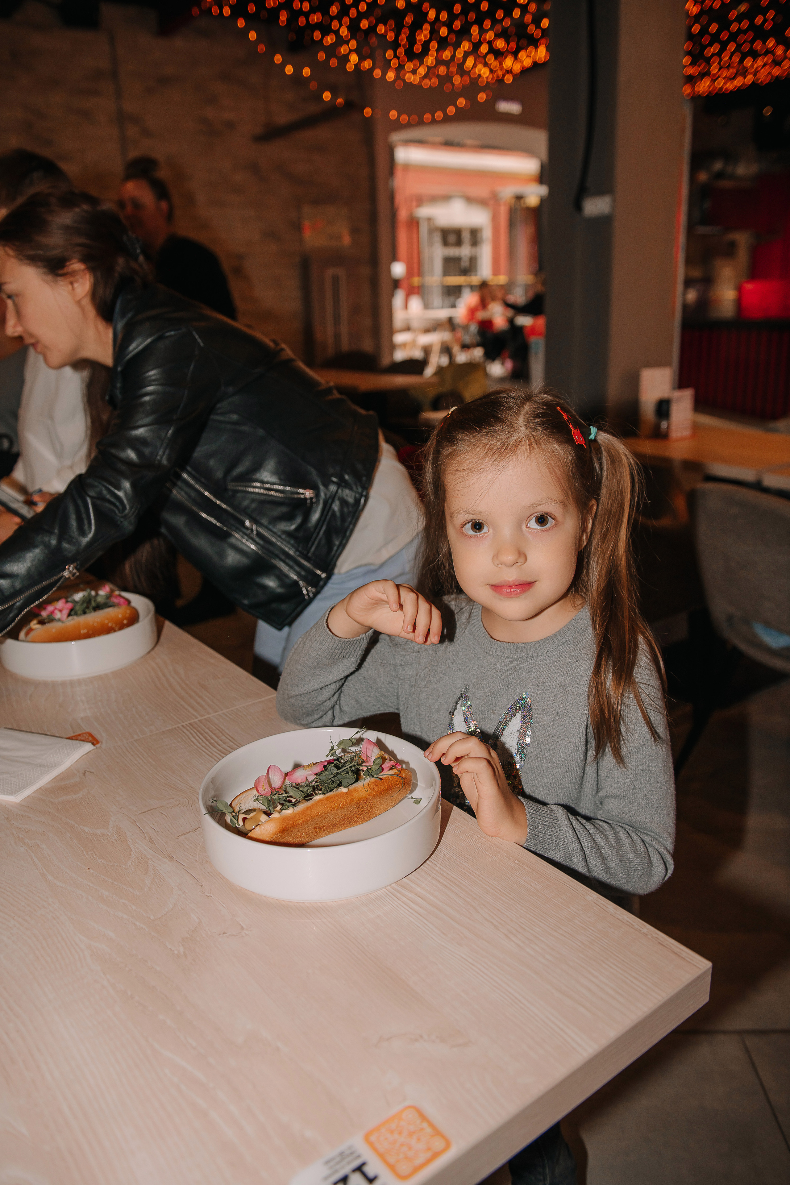 Гастродвор. Детский мастер-класс по приготовлению хот-догов🌭. Фотограф Валерия Голубева (Миронова)