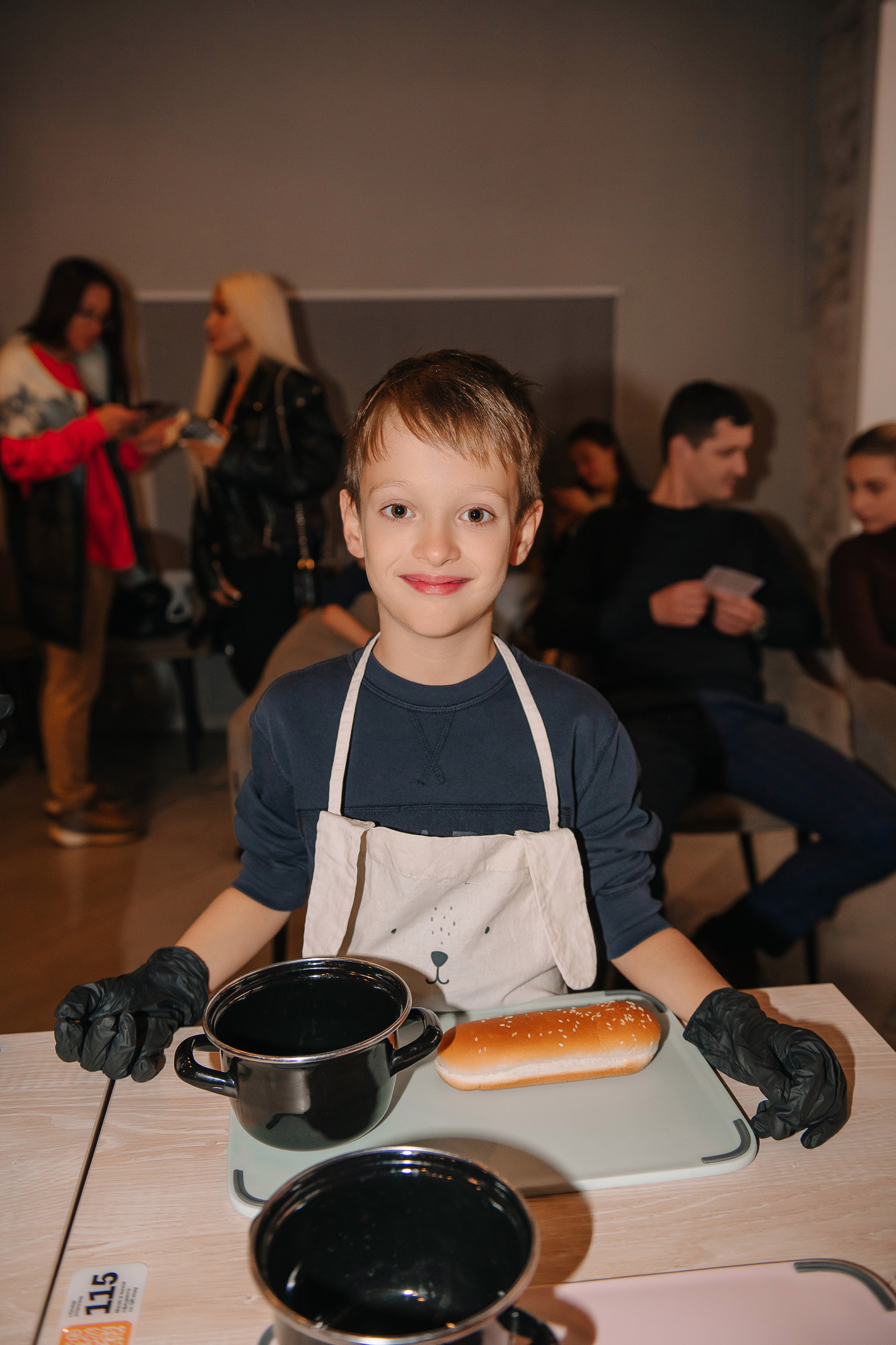 Гастродвор. Детский мастер-класс по приготовлению хот-догов🌭. Фотограф Валерия Голубева (Миронова)
