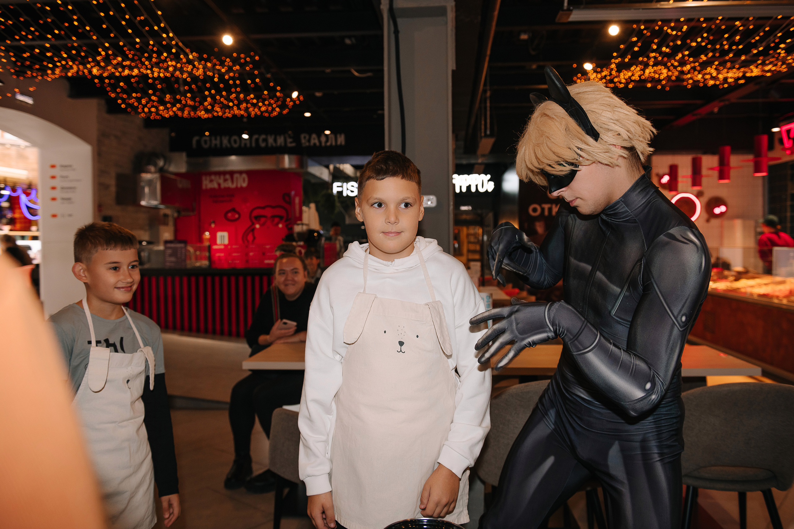 Гастродвор. Детский мастер-класс по приготовлению хот-догов🌭. Фотограф Валерия Голубева (Миронова)