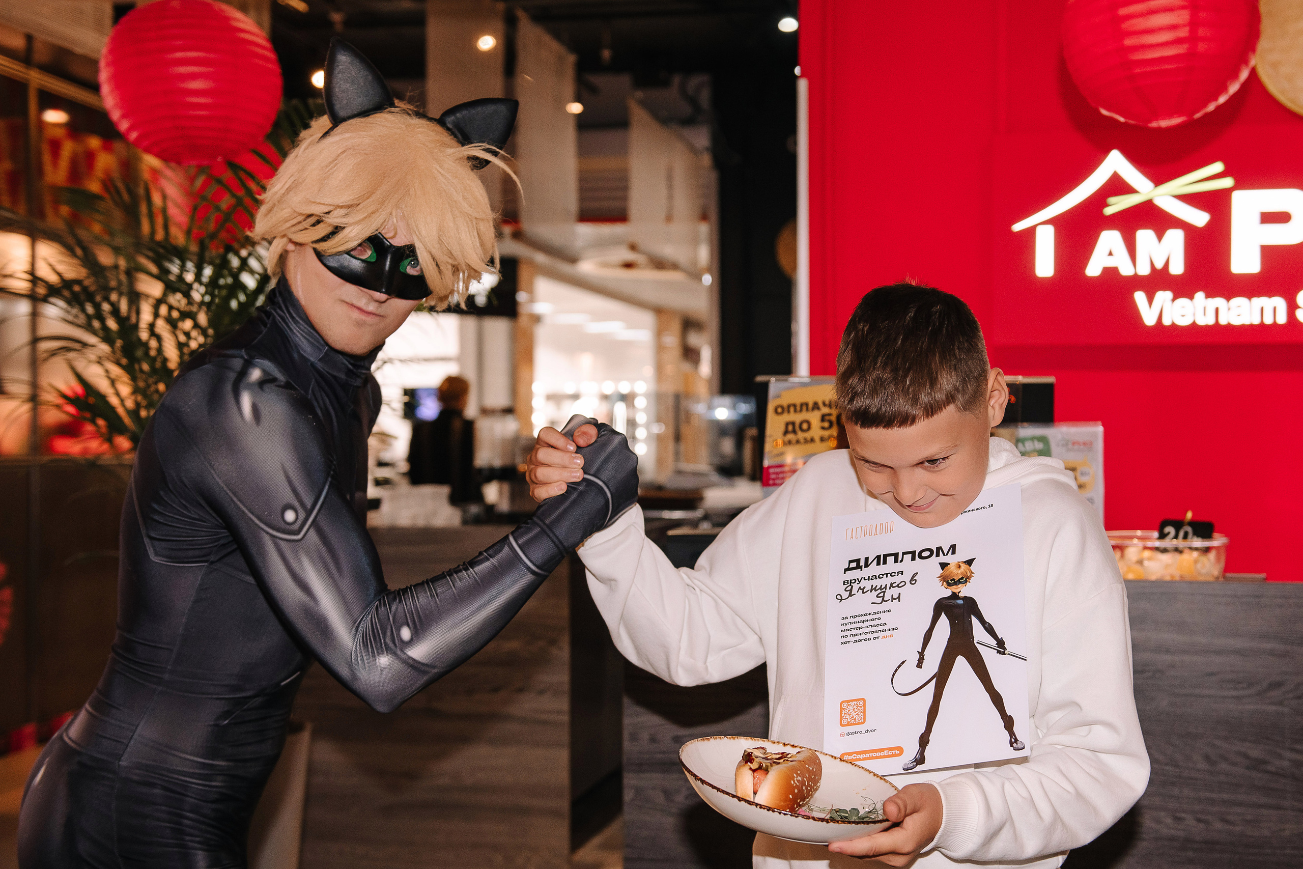 Гастродвор. Детский мастер-класс по приготовлению хот-догов🌭. Фотограф Валерия Голубева (Миронова)