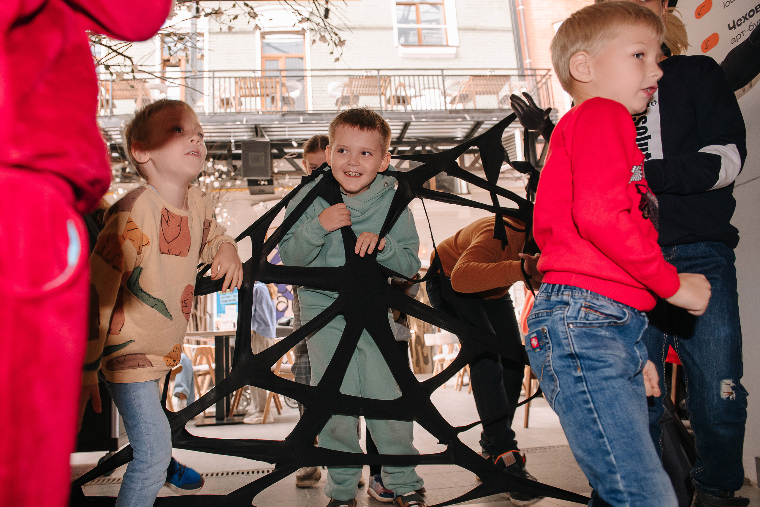 Гастродвор. Детский мастер-класс по приготовлению хот-догов🌭. Фотограф Валерия Голубева (Миронова)