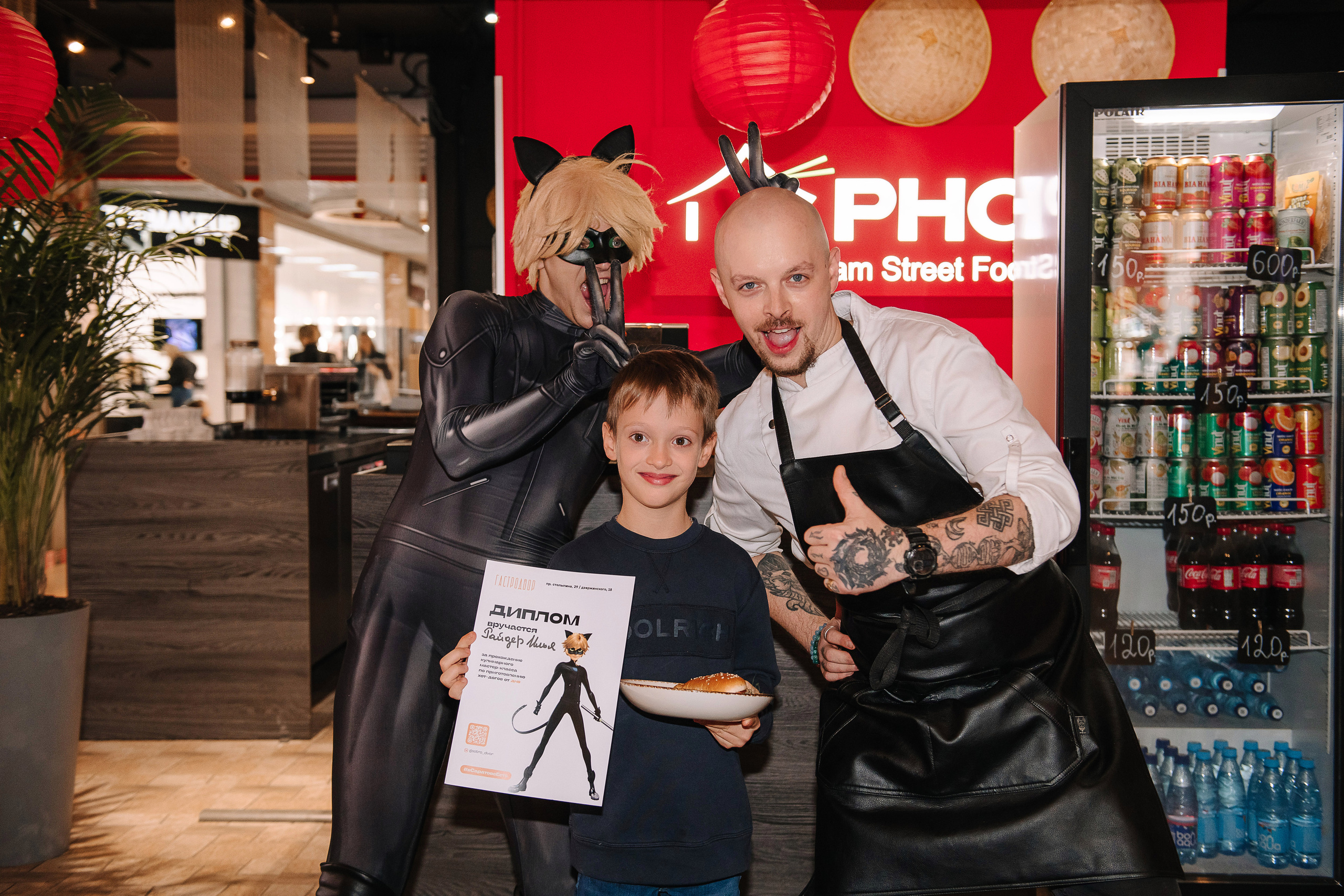 Гастродвор. Детский мастер-класс по приготовлению хот-догов🌭. Фотограф Валерия Голубева (Миронова)