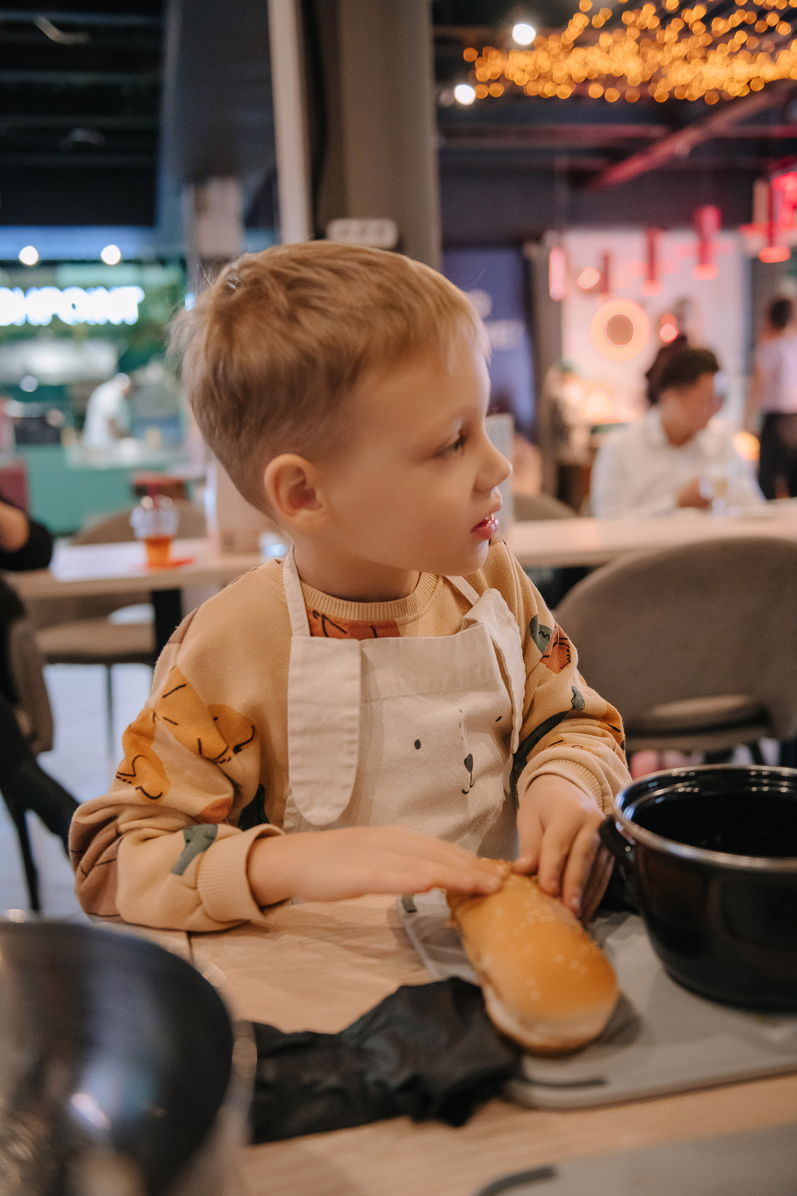 Гастродвор. Детский мастер-класс по приготовлению хот-догов🌭. Фотограф Валерия Голубева (Миронова)