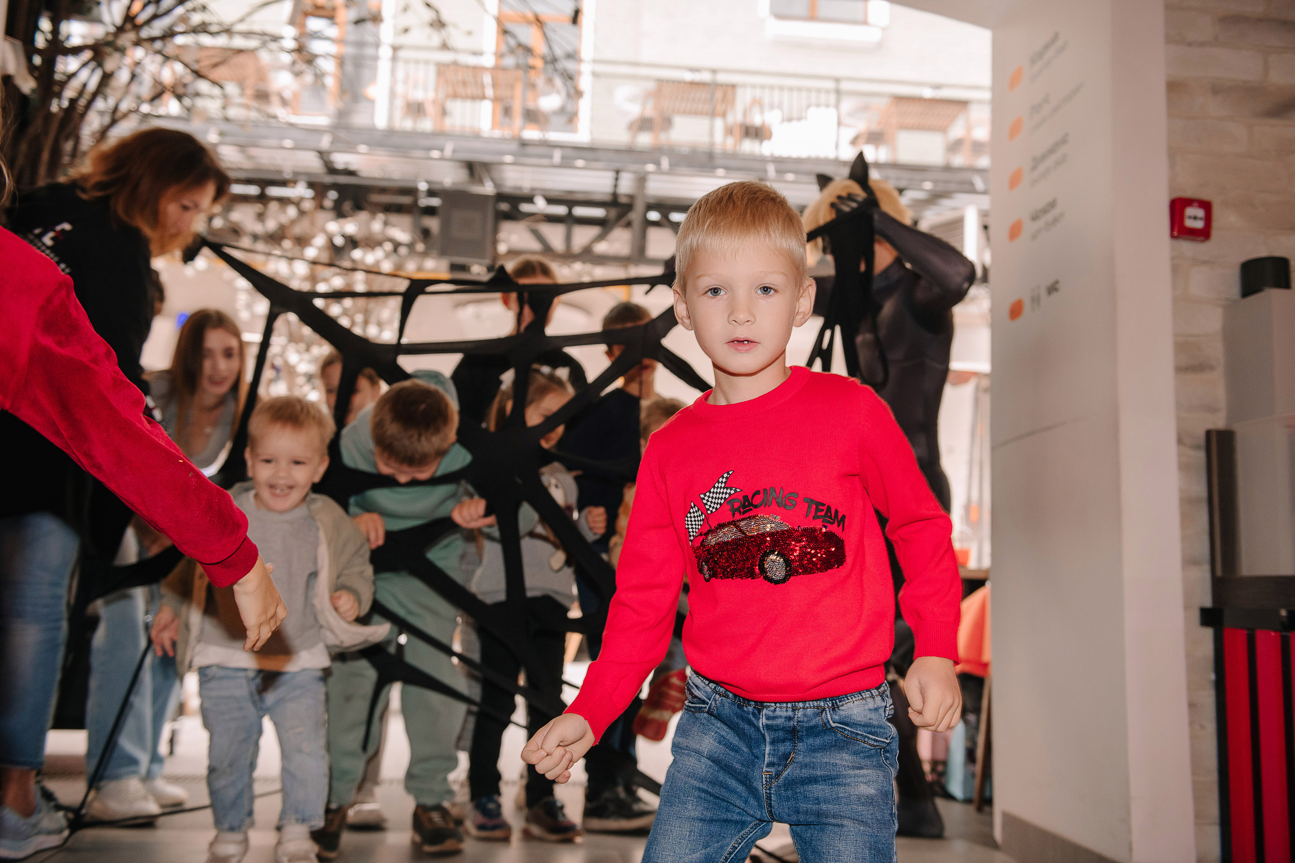 Гастродвор. Детский мастер-класс по приготовлению хот-догов🌭. Фотограф Валерия Голубева (Миронова)