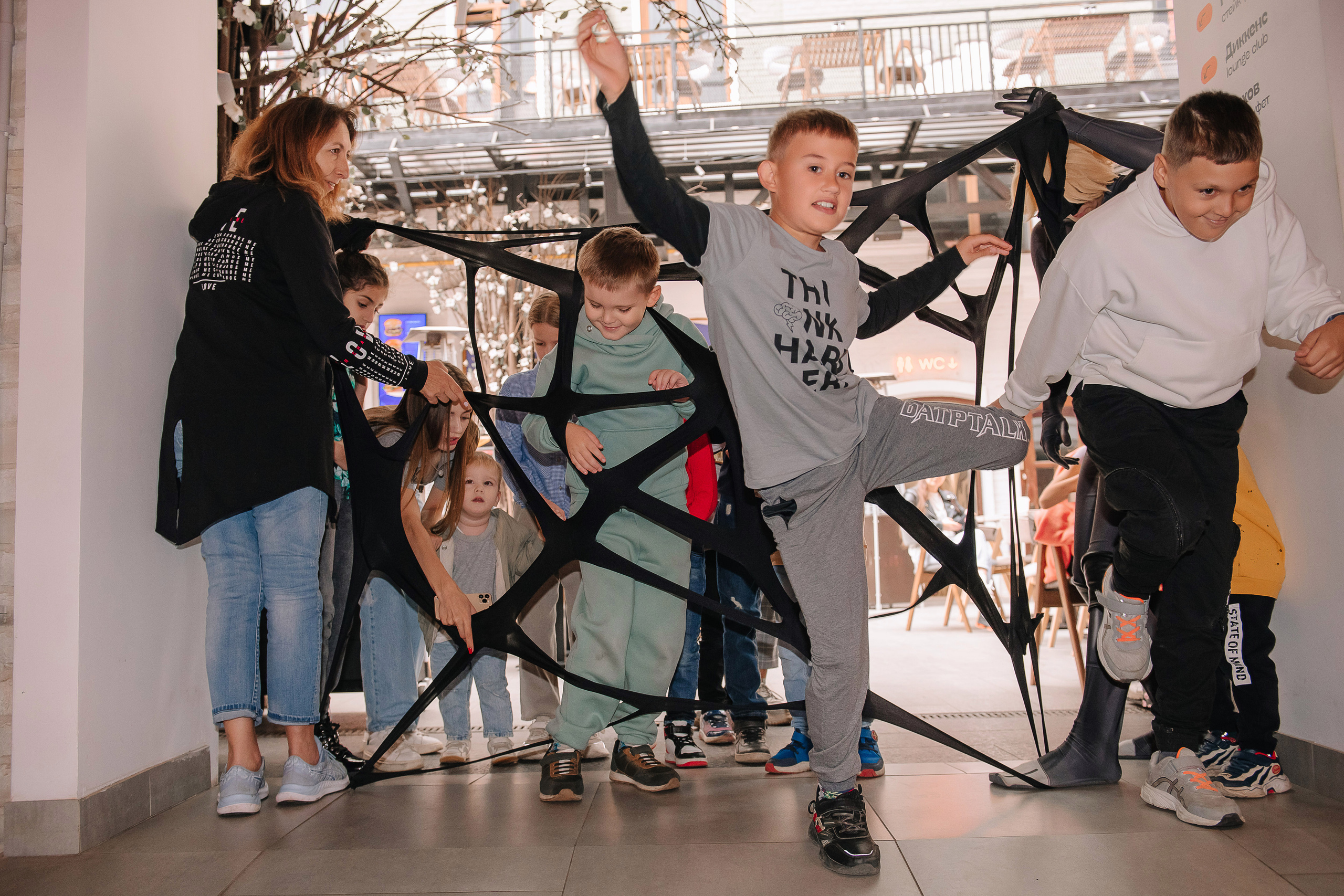 Гастродвор. Детский мастер-класс по приготовлению хот-догов🌭. Фотограф Валерия Голубева (Миронова)