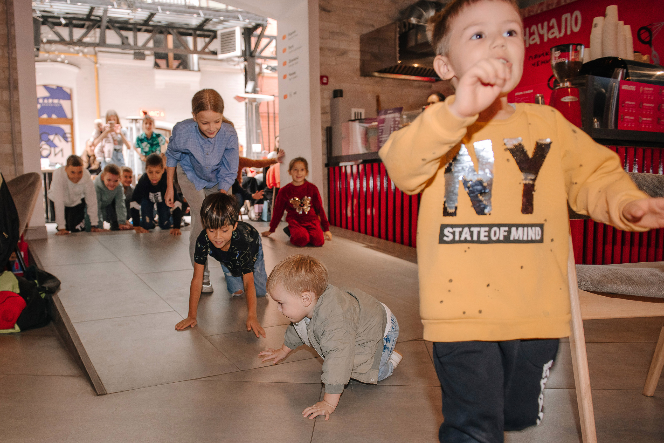 Гастродвор. Детский мастер-класс по приготовлению хот-догов🌭. Фотограф Валерия Голубева (Миронова)