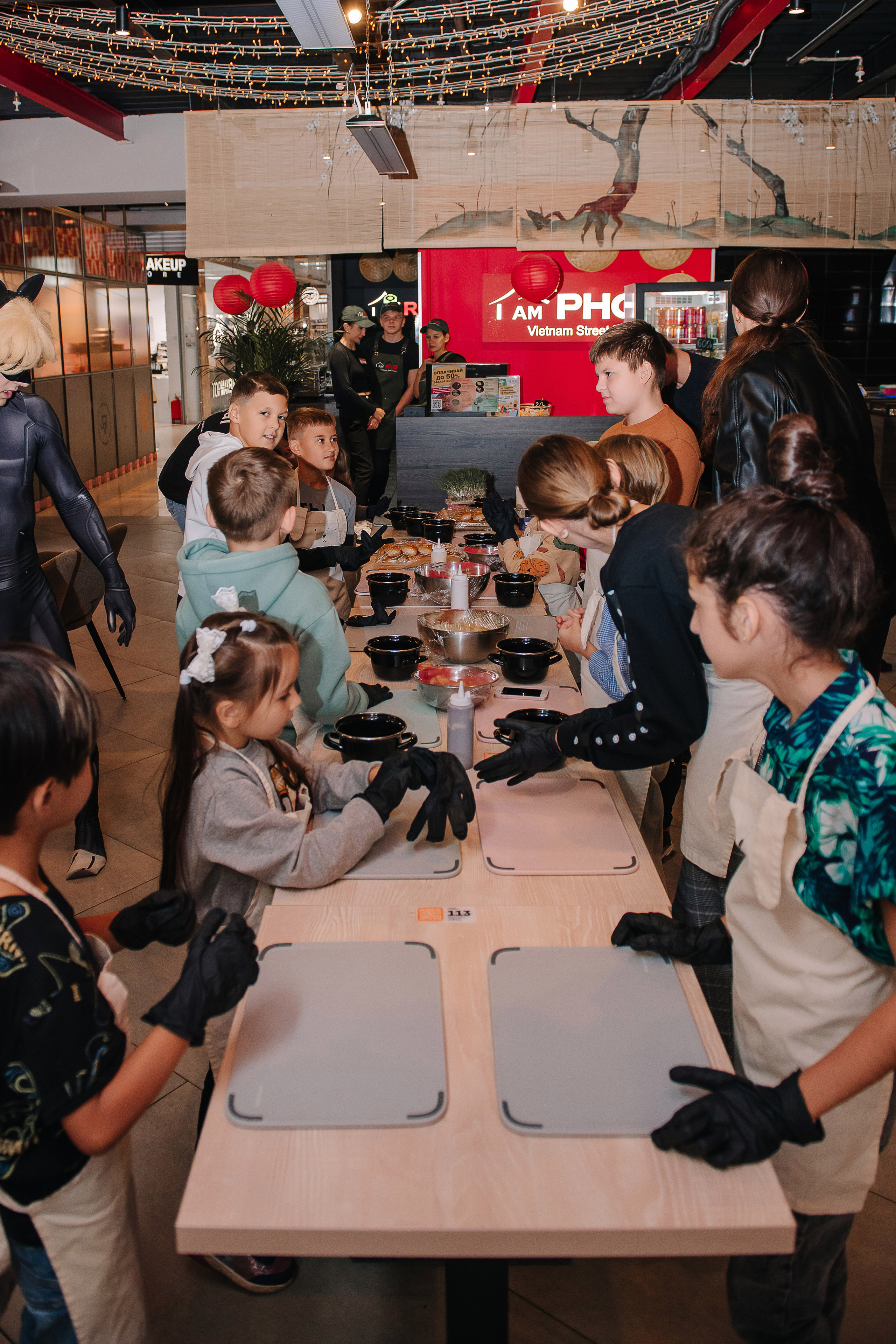 Гастродвор. Детский мастер-класс по приготовлению хот-догов🌭. Фотограф Валерия Голубева (Миронова)
