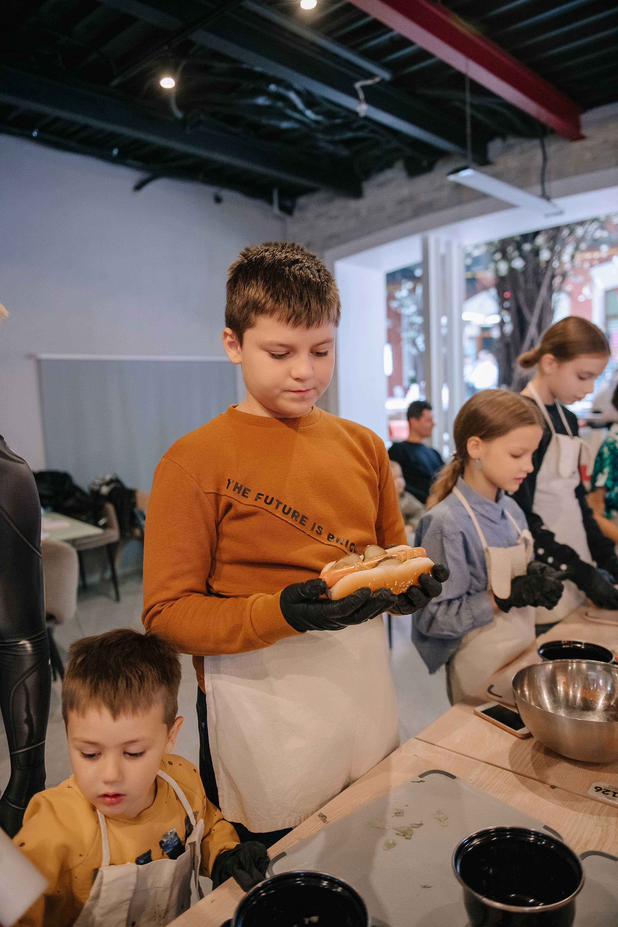 Гастродвор. Детский мастер-класс по приготовлению хот-догов🌭. Фотограф Валерия Голубева (Миронова)