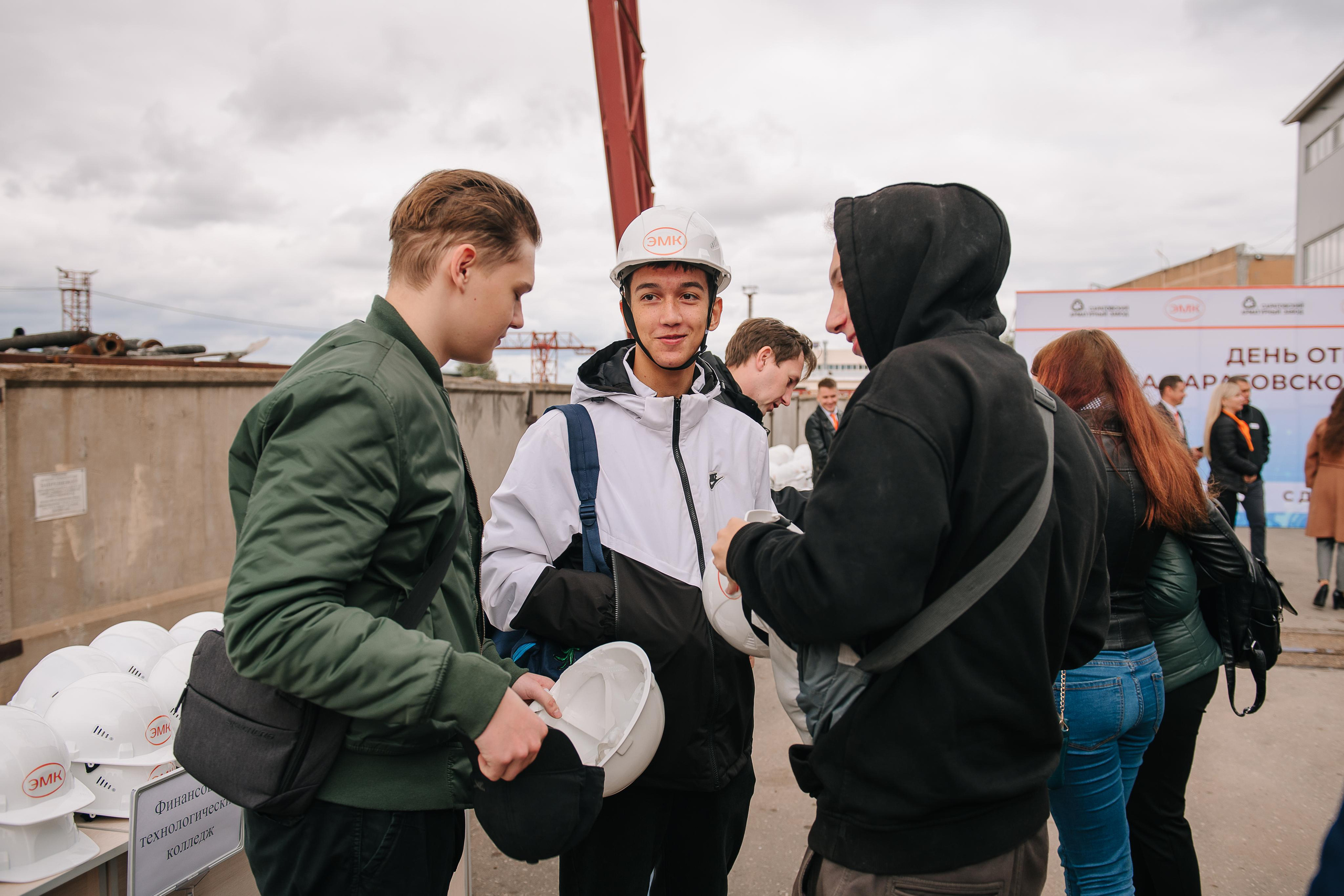 День открытых дверей на Саратовском арматурном заводе. Фотограф Валерия Голубева (Миронова)