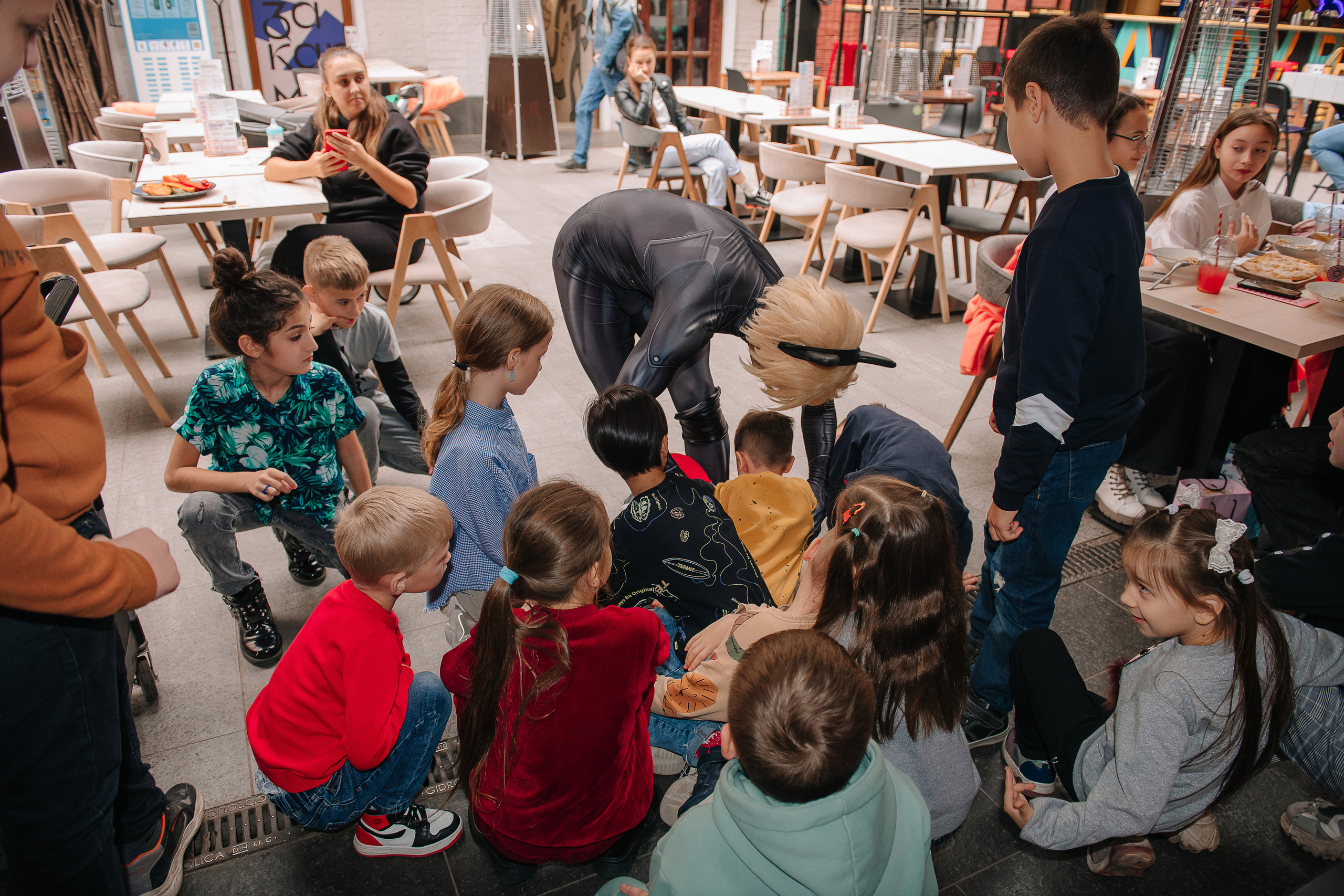 Гастродвор. Детский мастер-класс по приготовлению хот-догов🌭. Фотограф Валерия Голубева (Миронова)