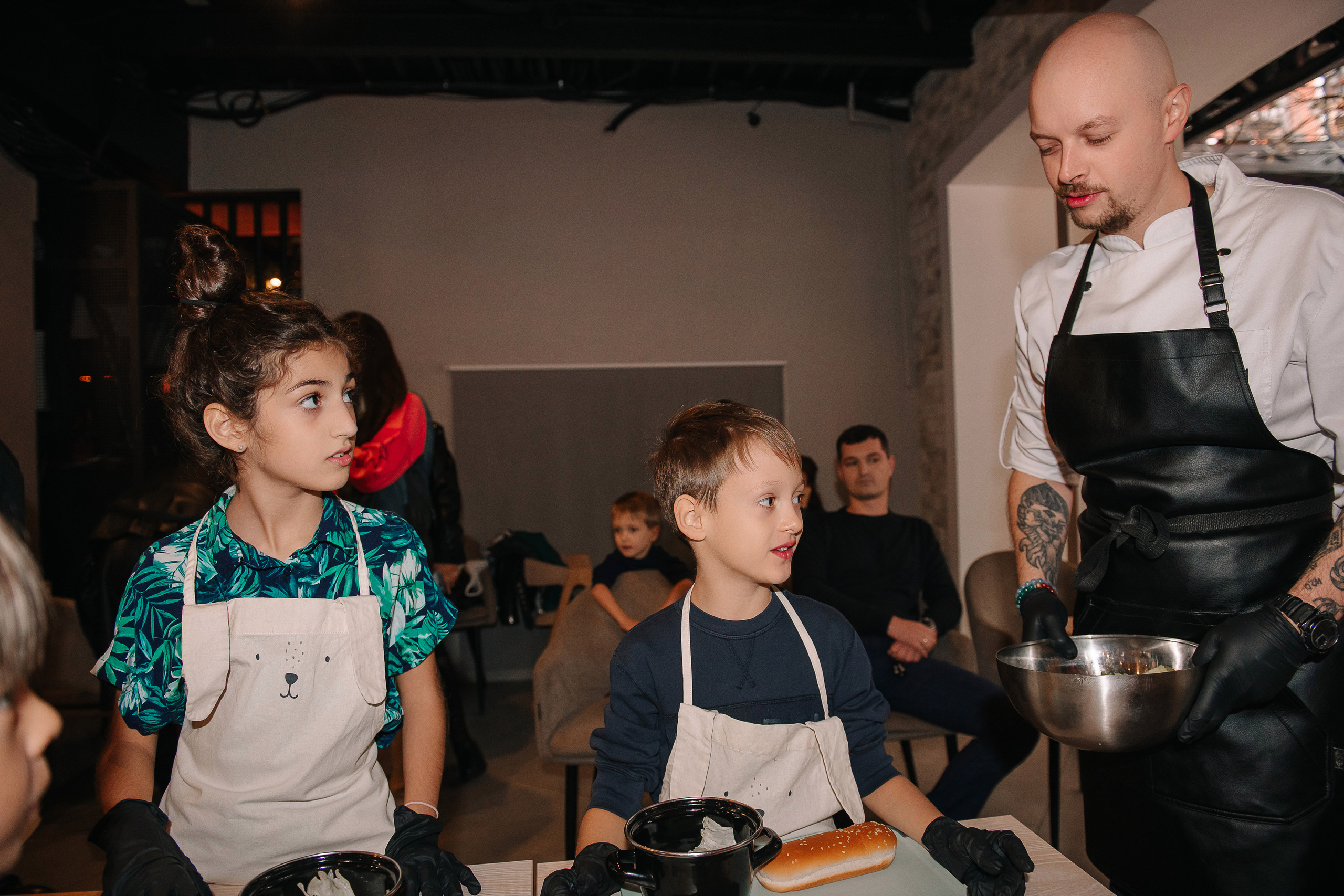 Гастродвор. Детский мастер-класс по приготовлению хот-догов🌭. Фотограф Валерия Голубева (Миронова)