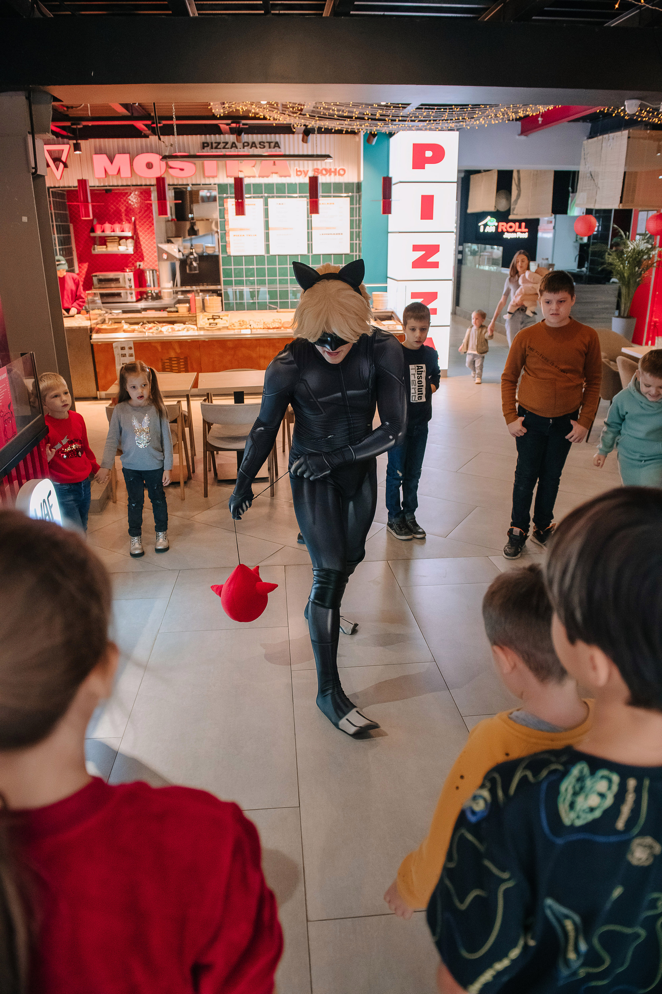 Гастродвор. Детский мастер-класс по приготовлению хот-догов🌭. Фотограф Валерия Голубева (Миронова)