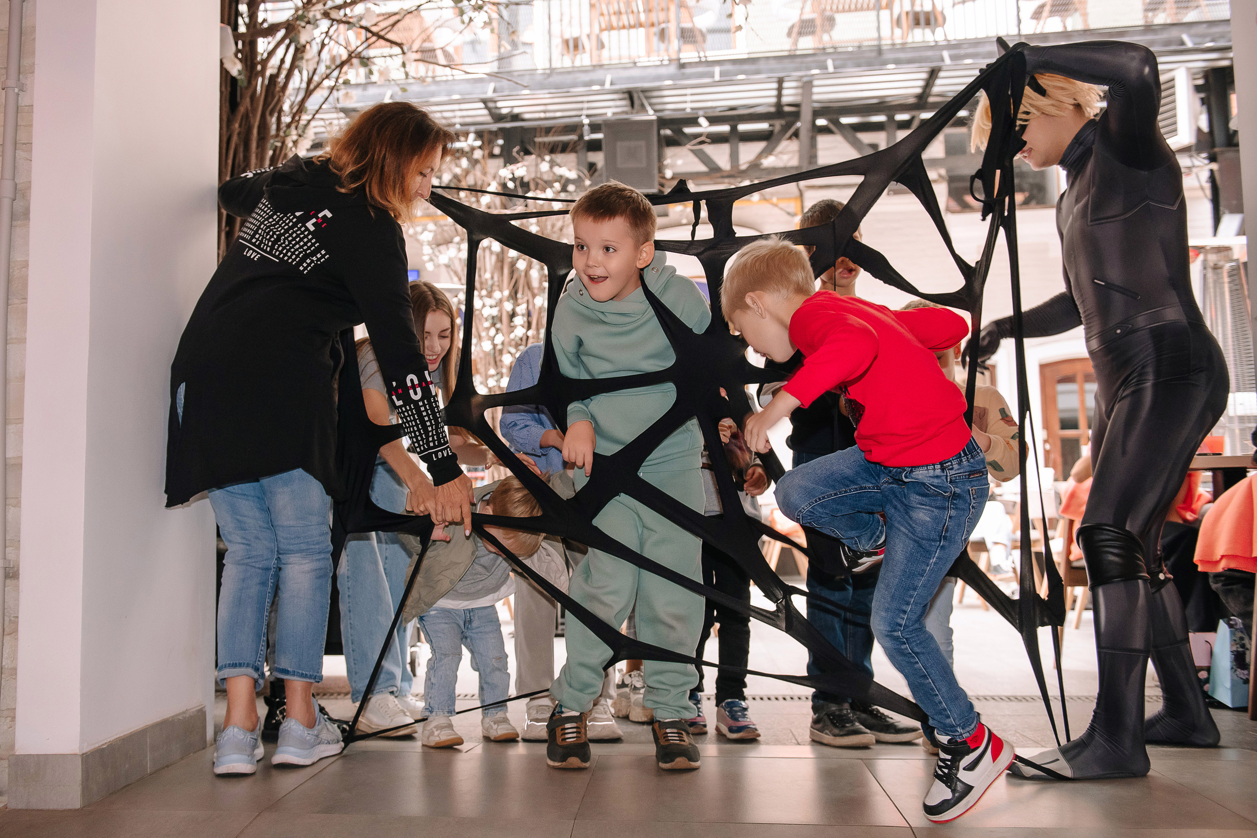 Гастродвор. Детский мастер-класс по приготовлению хот-догов🌭. Фотограф Валерия Голубева (Миронова)