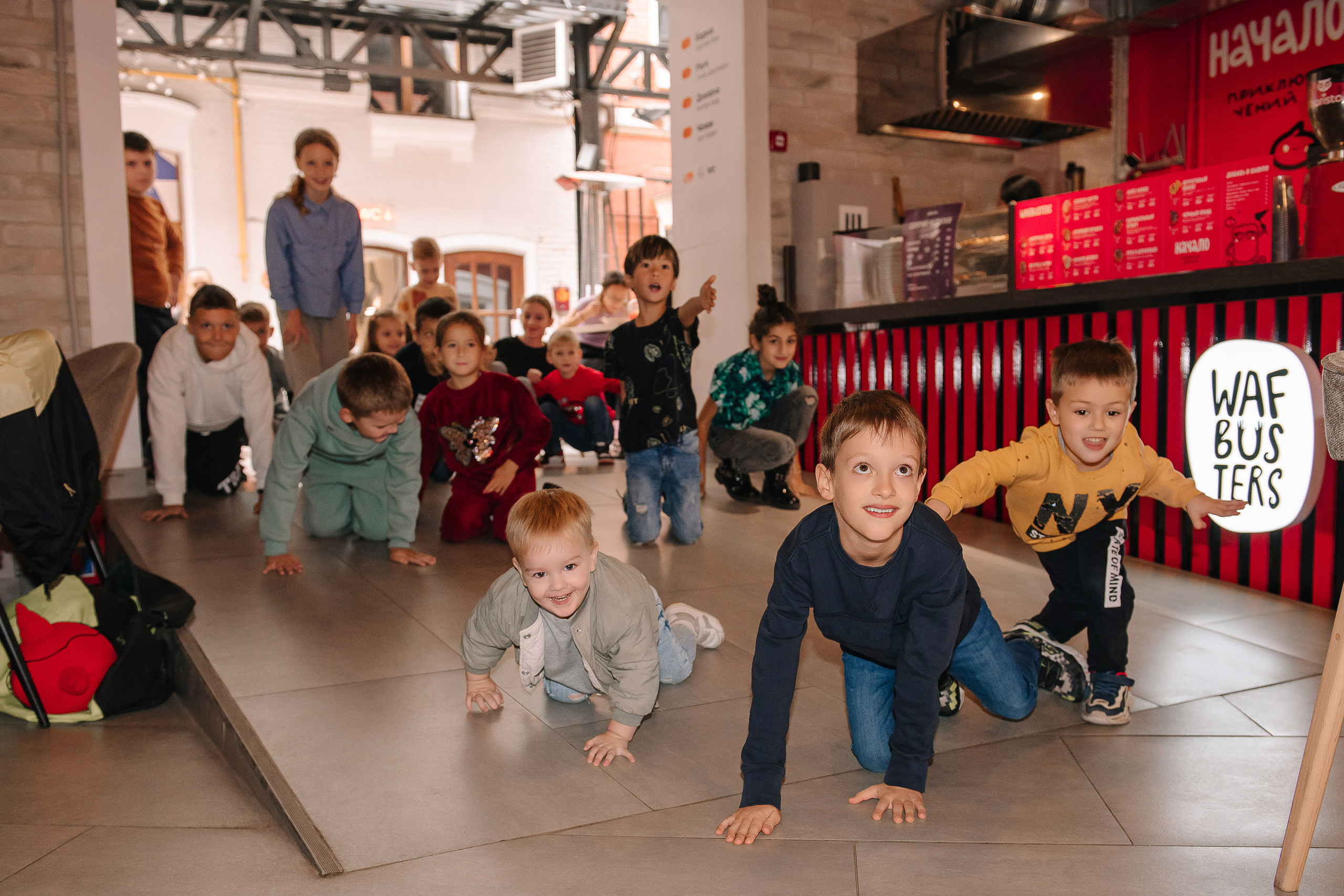 Гастродвор. Детский мастер-класс по приготовлению хот-догов🌭. Фотограф Валерия Голубева (Миронова)