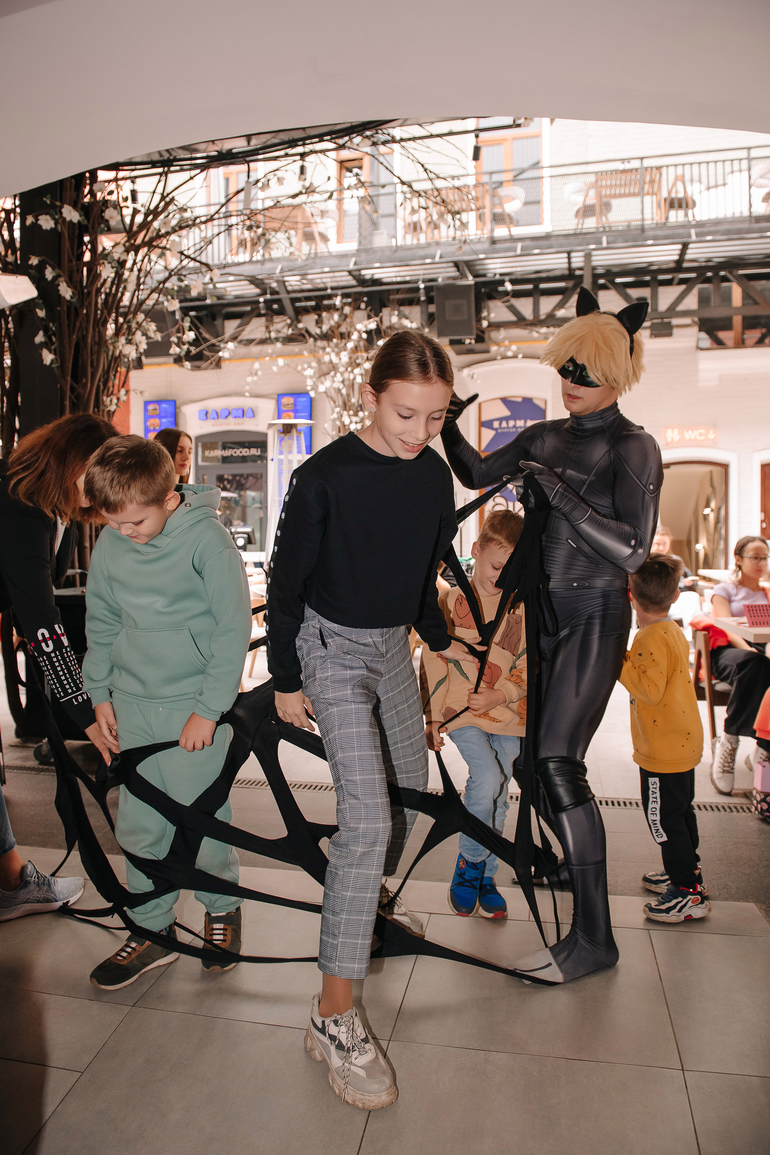 Гастродвор. Детский мастер-класс по приготовлению хот-догов🌭. Фотограф Валерия Голубева (Миронова)