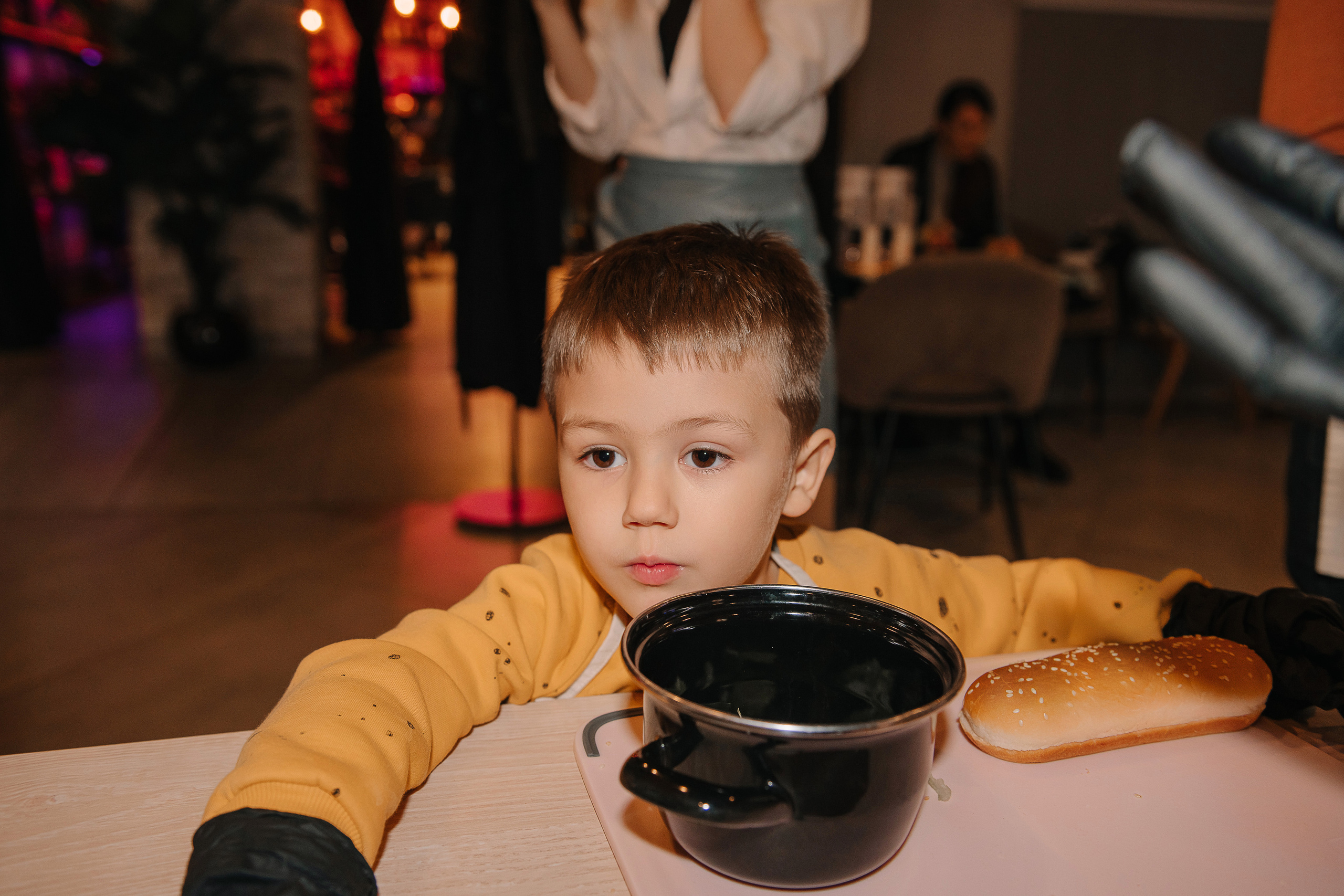 Гастродвор. Детский мастер-класс по приготовлению хот-догов🌭. Фотограф Валерия Голубева (Миронова)