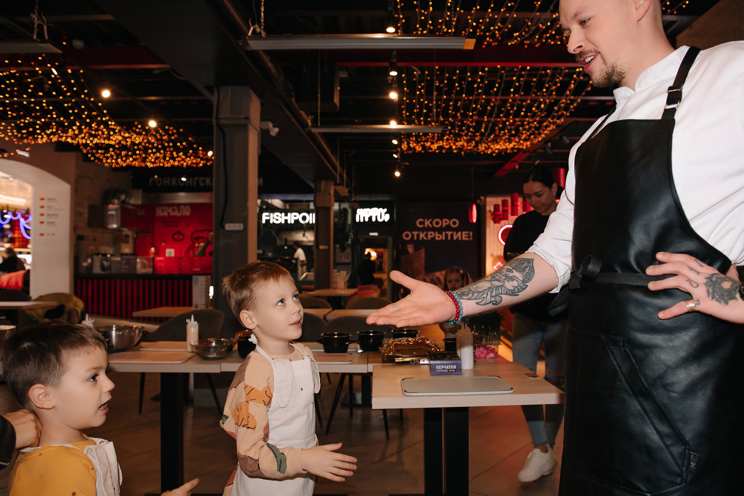 Гастродвор. Детский мастер-класс по приготовлению хот-догов🌭. Фотограф Валерия Голубева (Миронова)