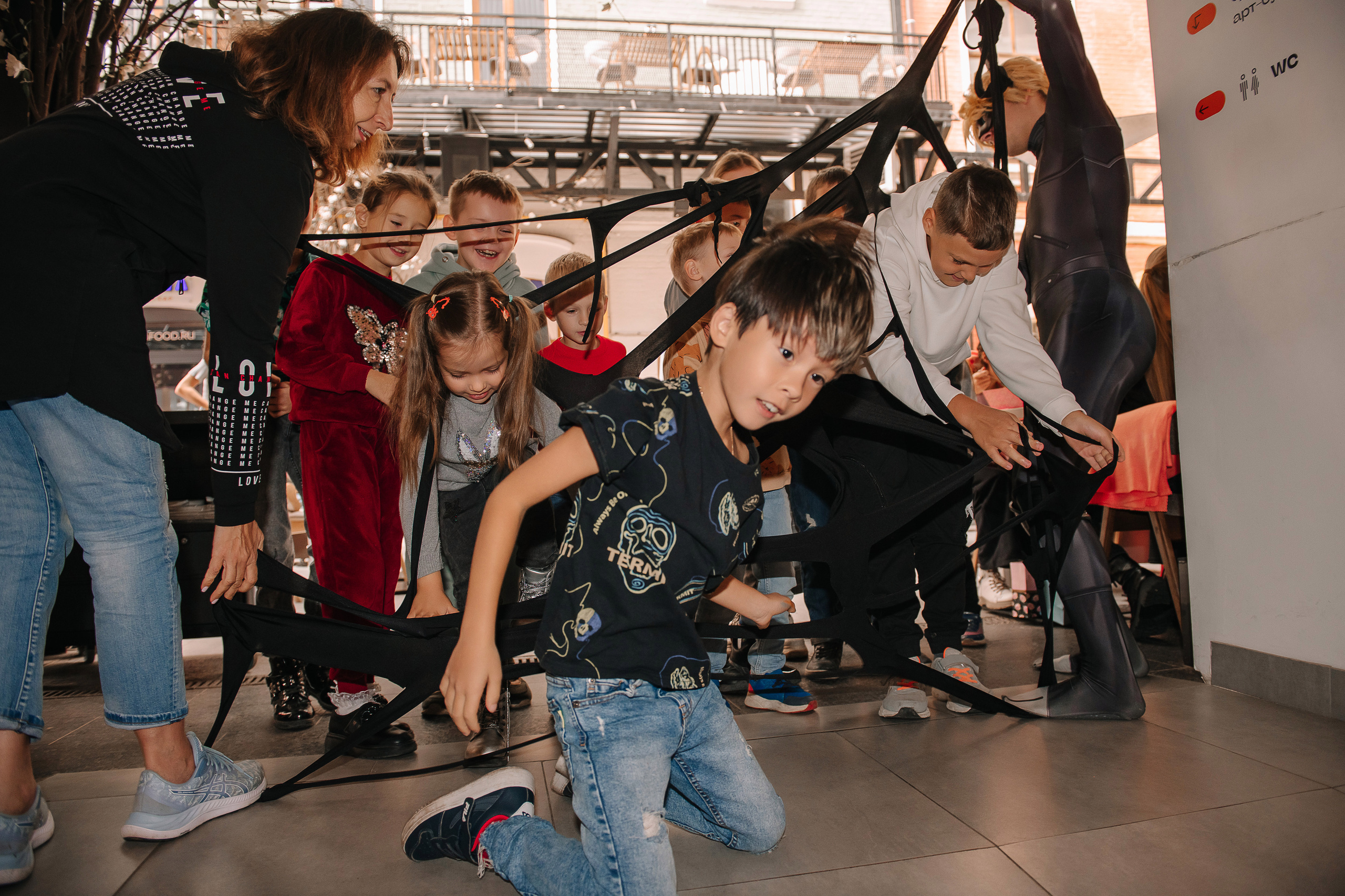 Гастродвор. Детский мастер-класс по приготовлению хот-догов🌭. Фотограф Валерия Голубева (Миронова)