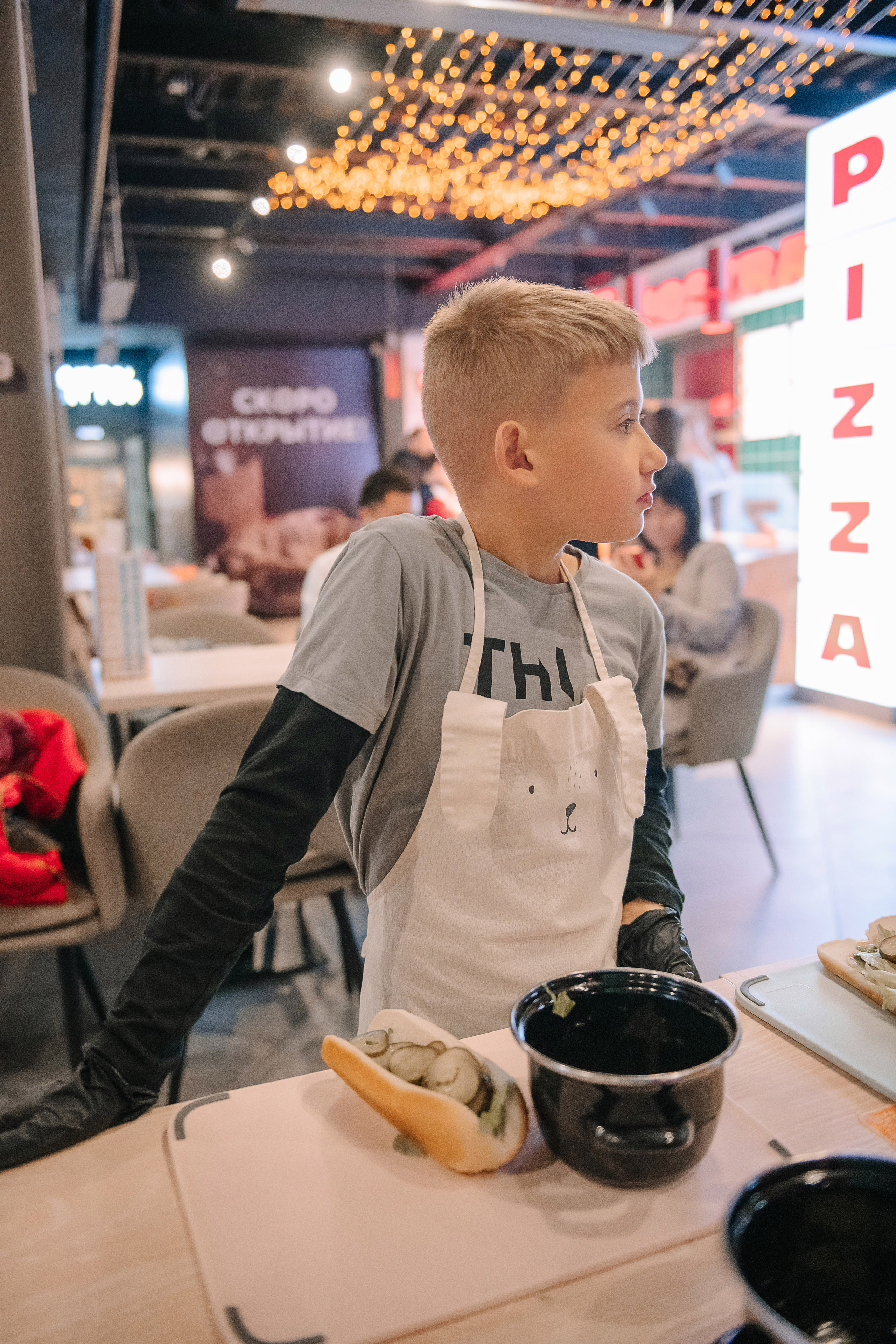 Гастродвор. Детский мастер-класс по приготовлению хот-догов🌭. Фотограф Валерия Голубева (Миронова)