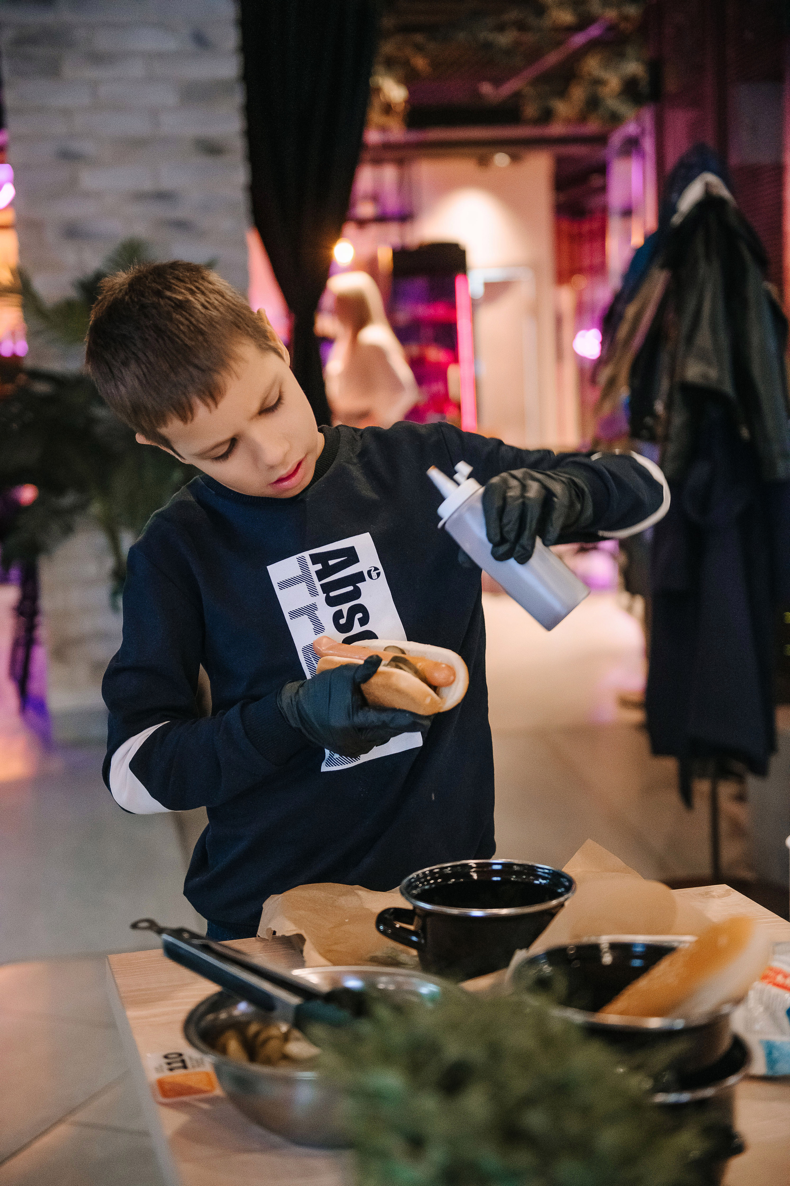 Гастродвор. Детский мастер-класс по приготовлению хот-догов🌭. Фотограф Валерия Голубева (Миронова)