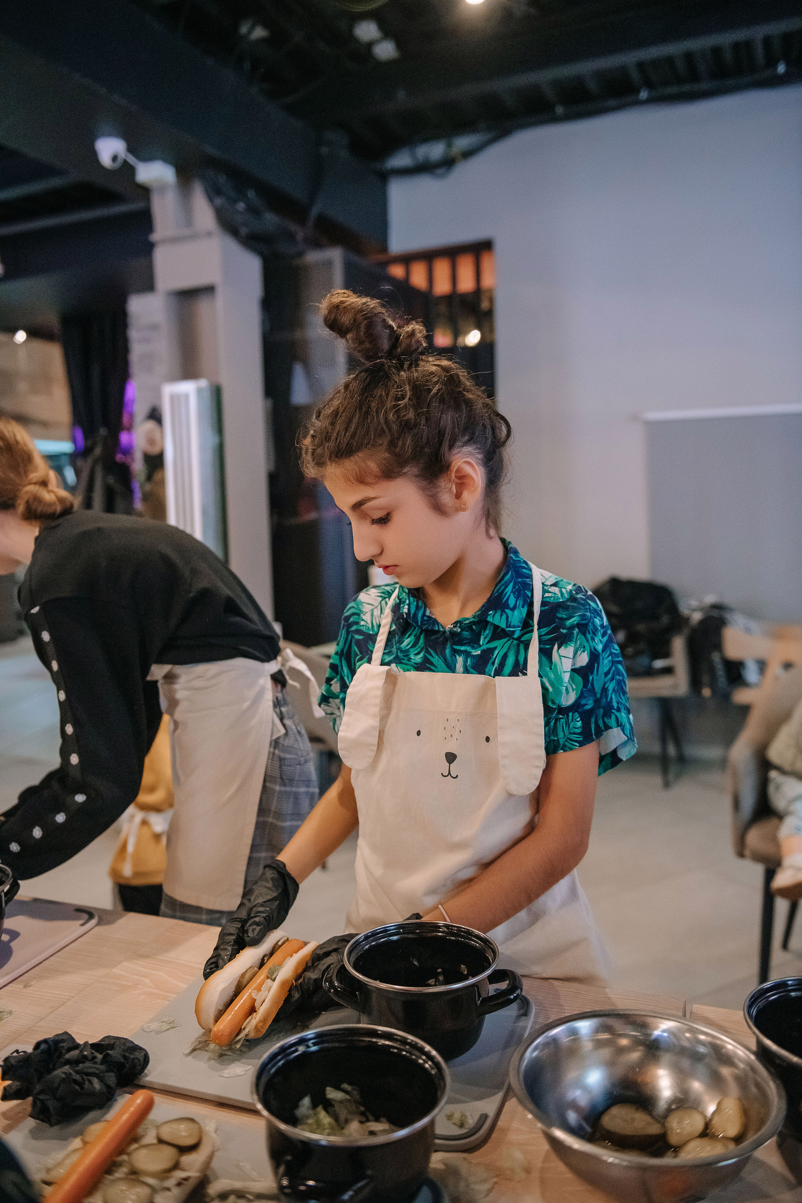 Гастродвор. Детский мастер-класс по приготовлению хот-догов🌭. Фотограф Валерия Голубева (Миронова)