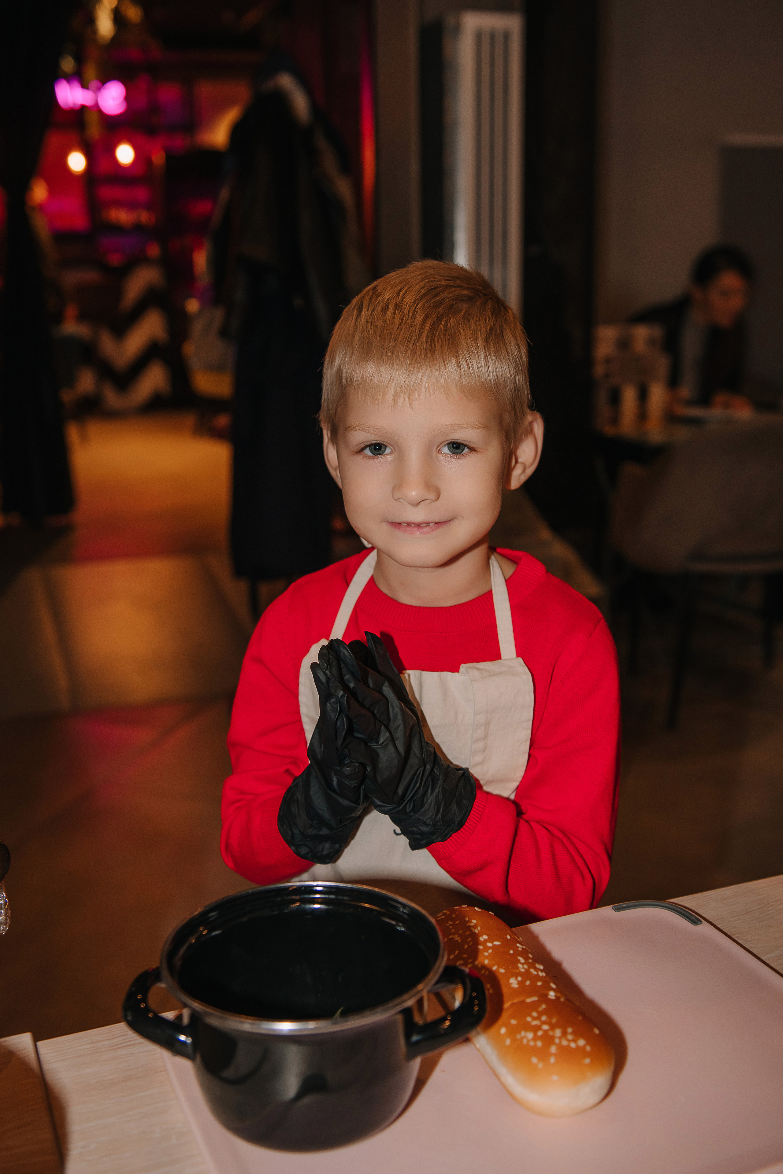 Гастродвор. Детский мастер-класс по приготовлению хот-догов🌭. Фотограф Валерия Голубева (Миронова)