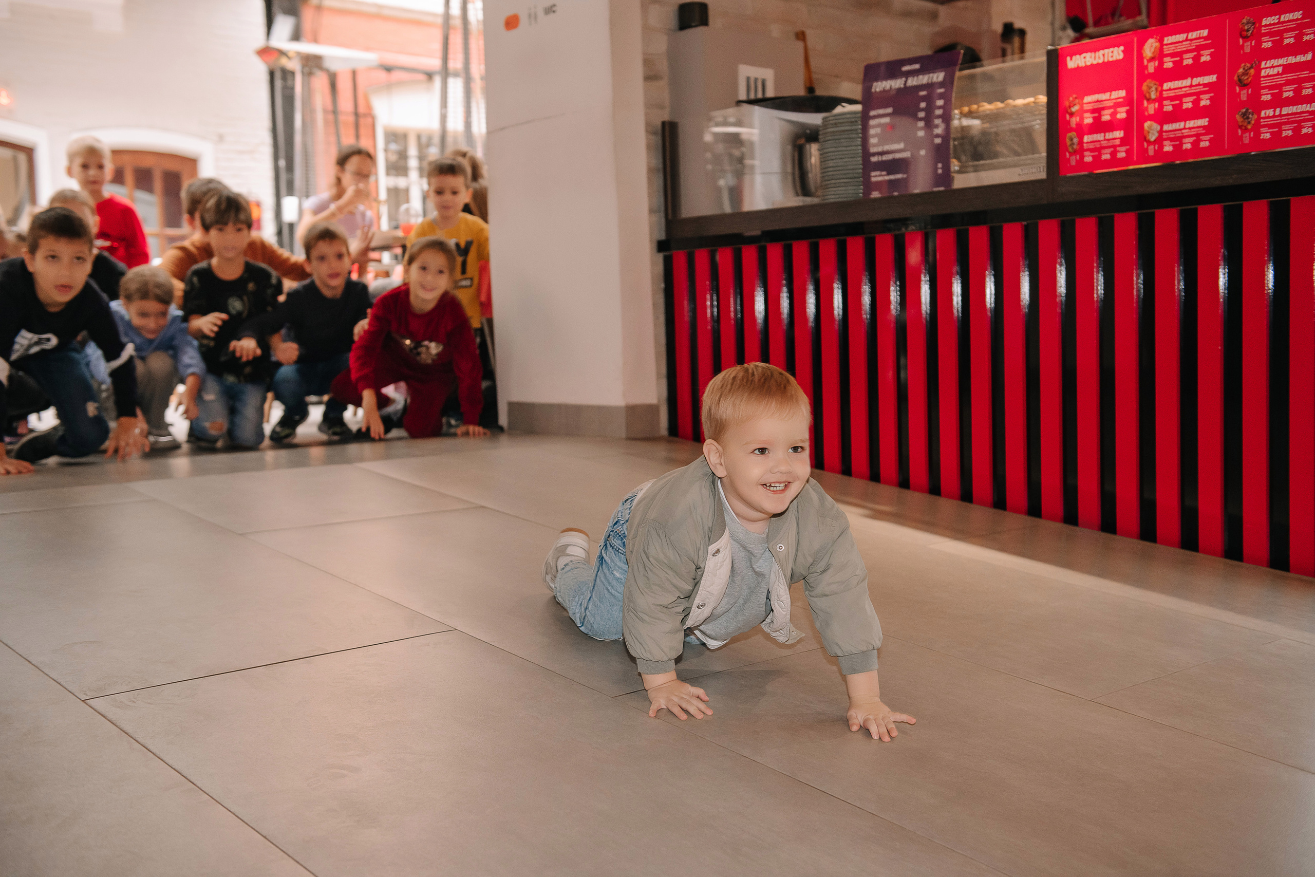 Гастродвор. Детский мастер-класс по приготовлению хот-догов🌭. Фотограф Валерия Голубева (Миронова)