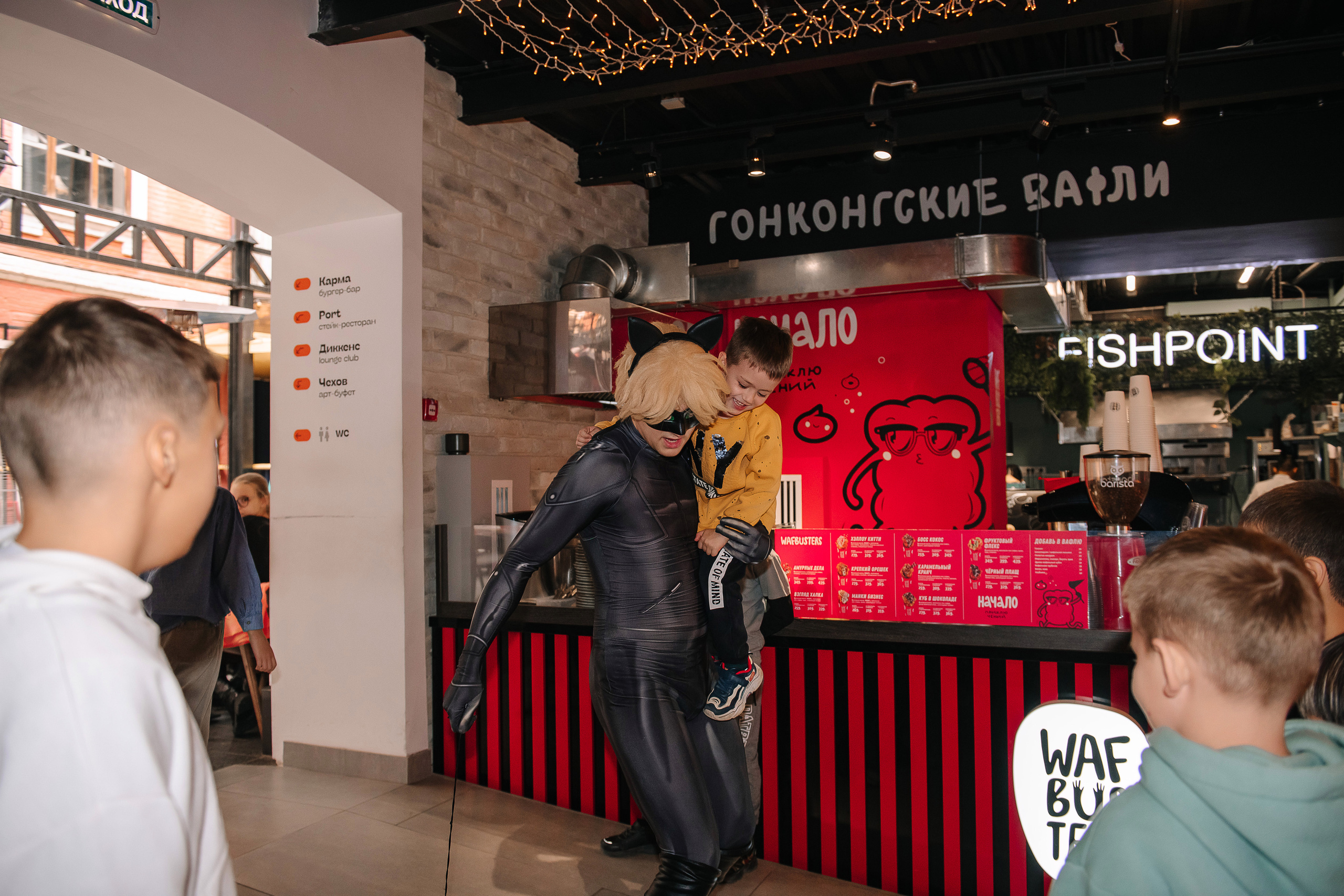 Гастродвор. Детский мастер-класс по приготовлению хот-догов🌭. Фотограф Валерия Голубева (Миронова)