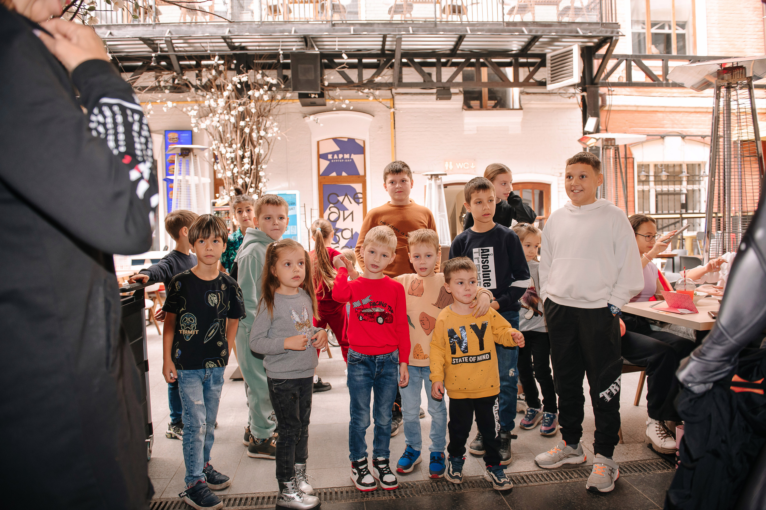 Гастродвор. Детский мастер-класс по приготовлению хот-догов🌭. Фотограф Валерия Голубева (Миронова)