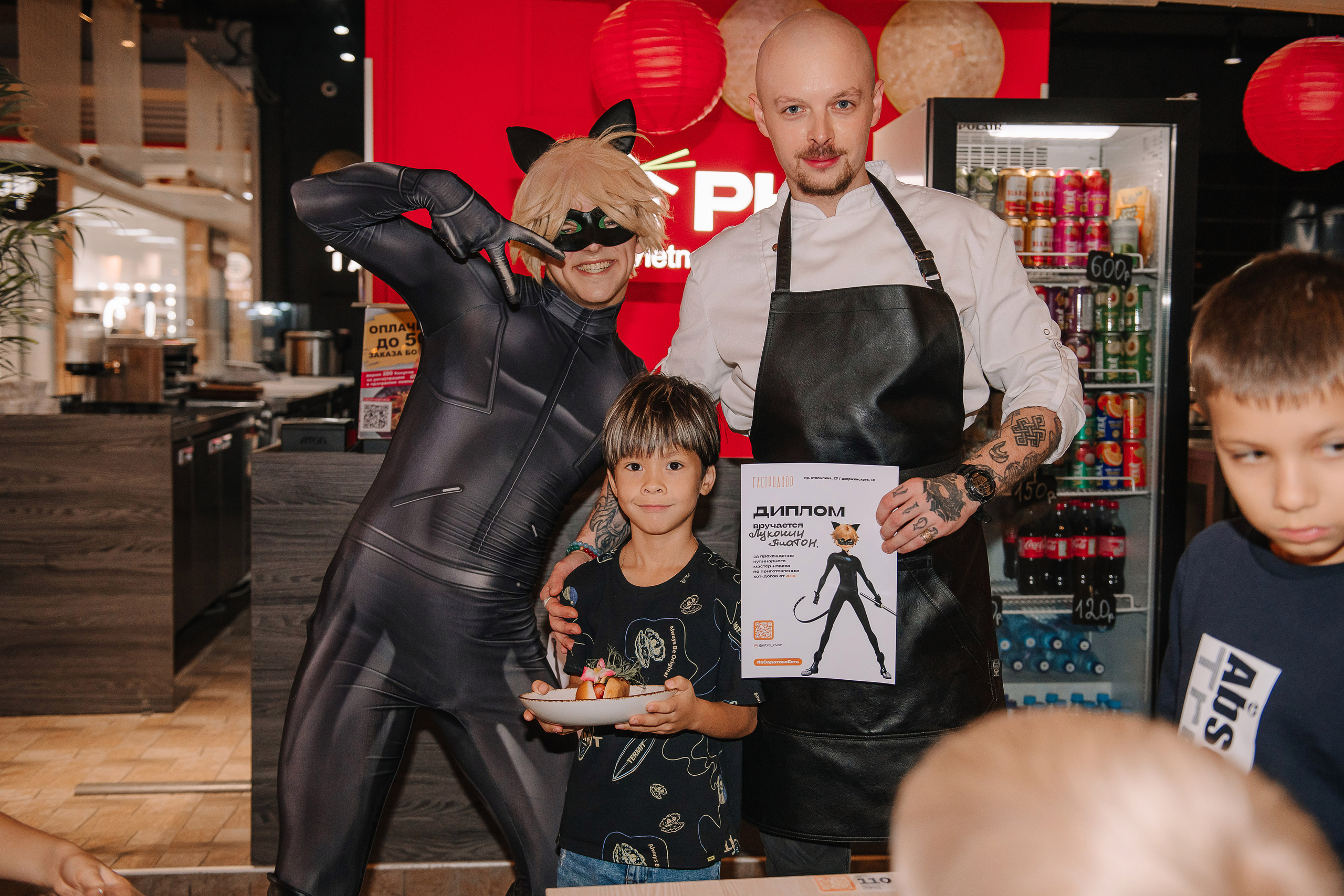 Гастродвор. Детский мастер-класс по приготовлению хот-догов🌭. Фотограф Валерия Голубева (Миронова)